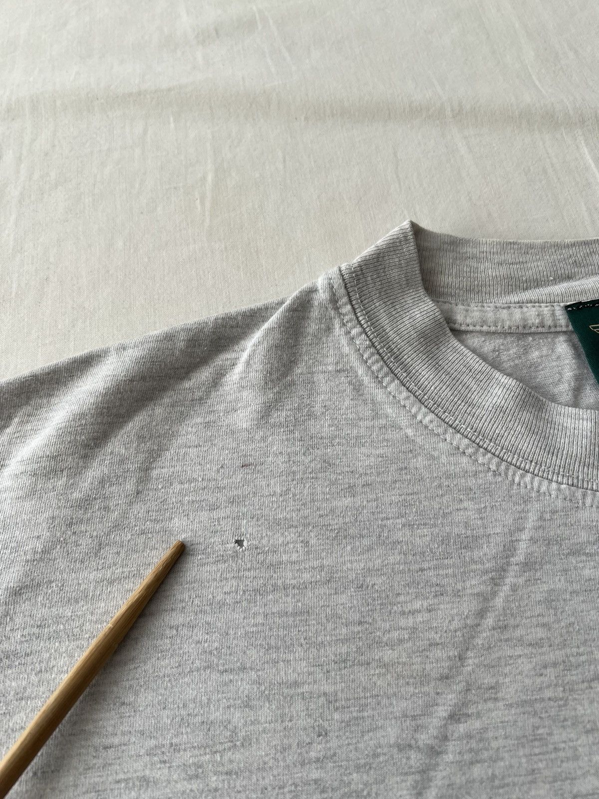 Vintage Vintage 90s Aston Martin DB7 Vantage Cars Gray T-shirt Size US L / EU 52-54 / 3 - 9 Thumbnail
