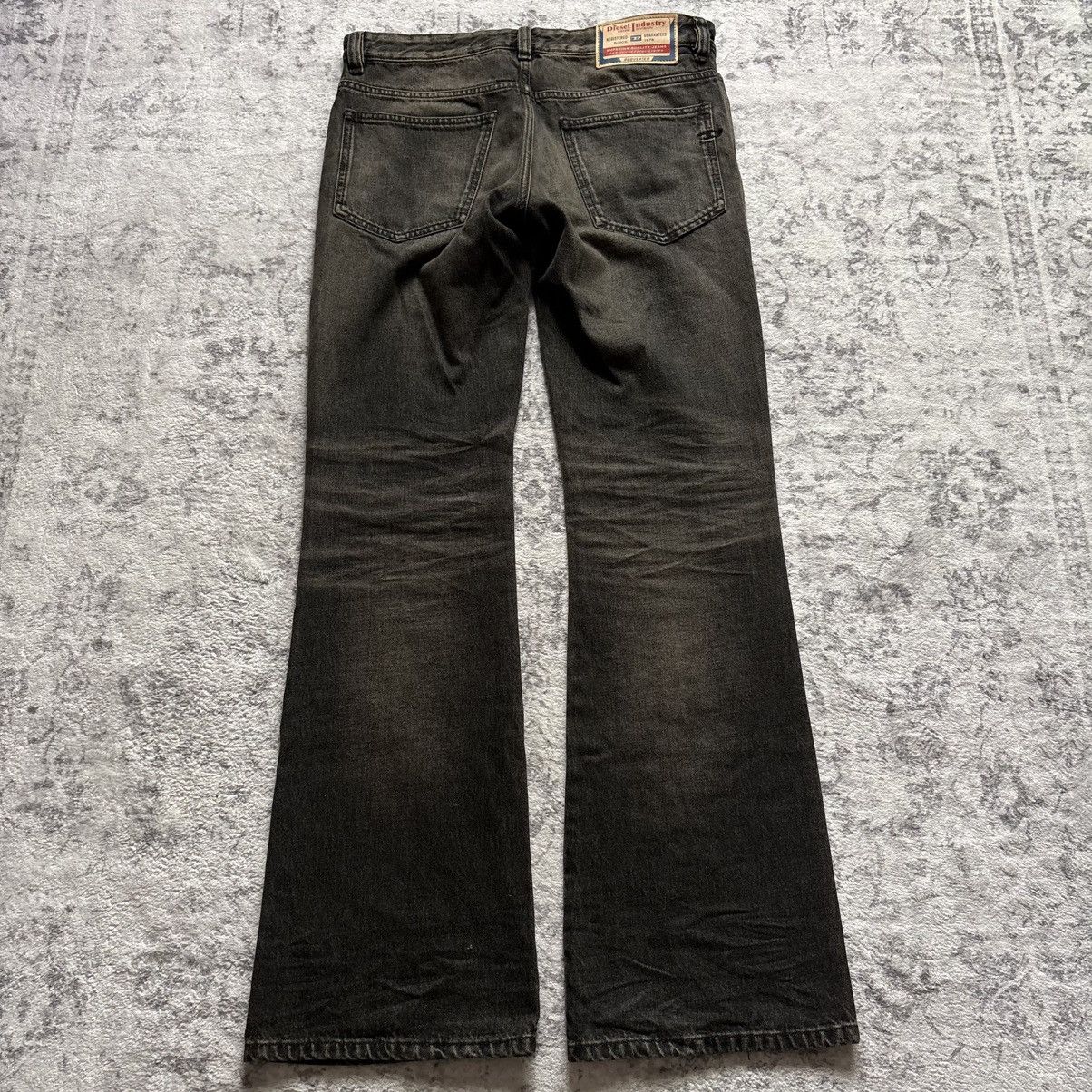 Diesel Diesel 1998 D-Buck Dirty Washed Bootcut Jeans | Size 30 Size US 30 / EU 46 - 7 Thumbnail
