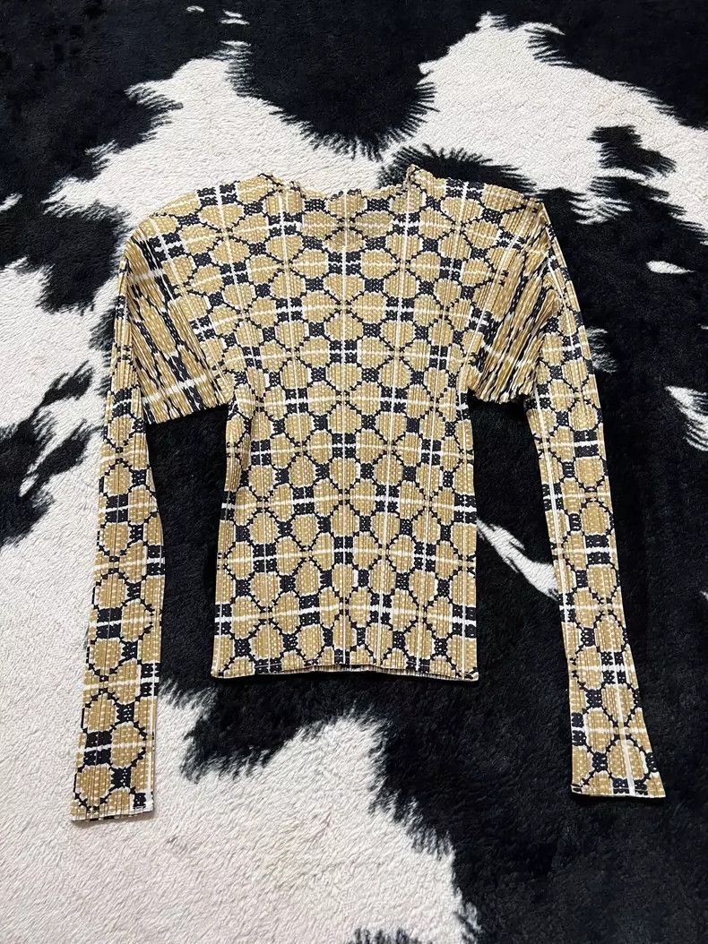 Issey Miyake Issey Miyake size:3 Yellow pleated top Size M / US 6-8 / IT 42-44 - 2 Thumbnail