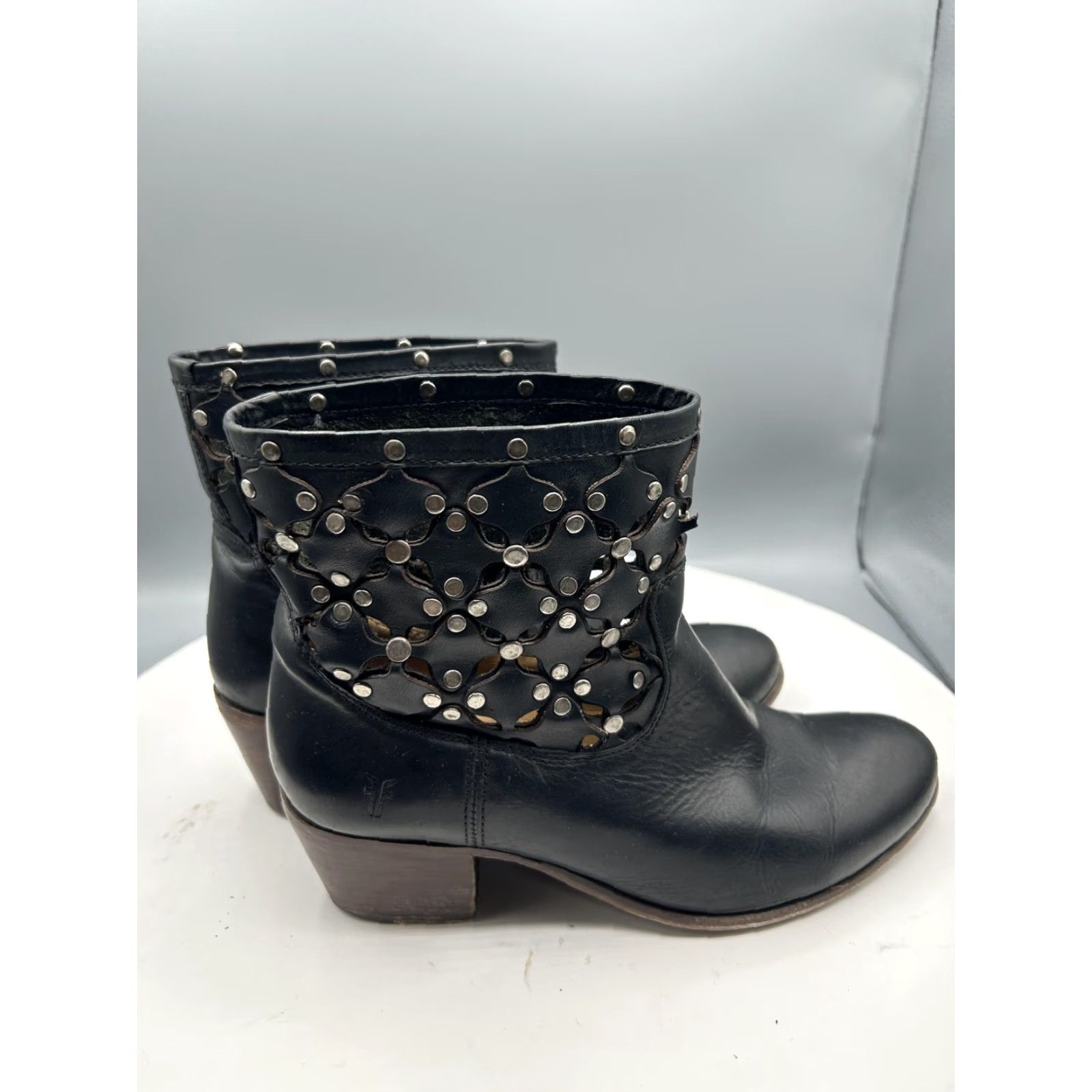 Frye Frye Boots Womens 7.5 B Black Studded Cutout Leather Ankle Booties Western Cad Leather Shaft Studded Block Heel Bootie Women Medium Width Black Size US 8 / IT 38 - 4 Thumbnail