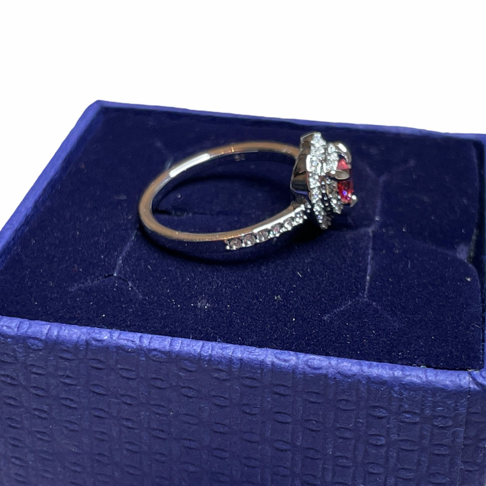 Swarovski Swarovski One Ring Heart Red Size 8 US / 58 EU Size ONE SIZE - 6 Thumbnail