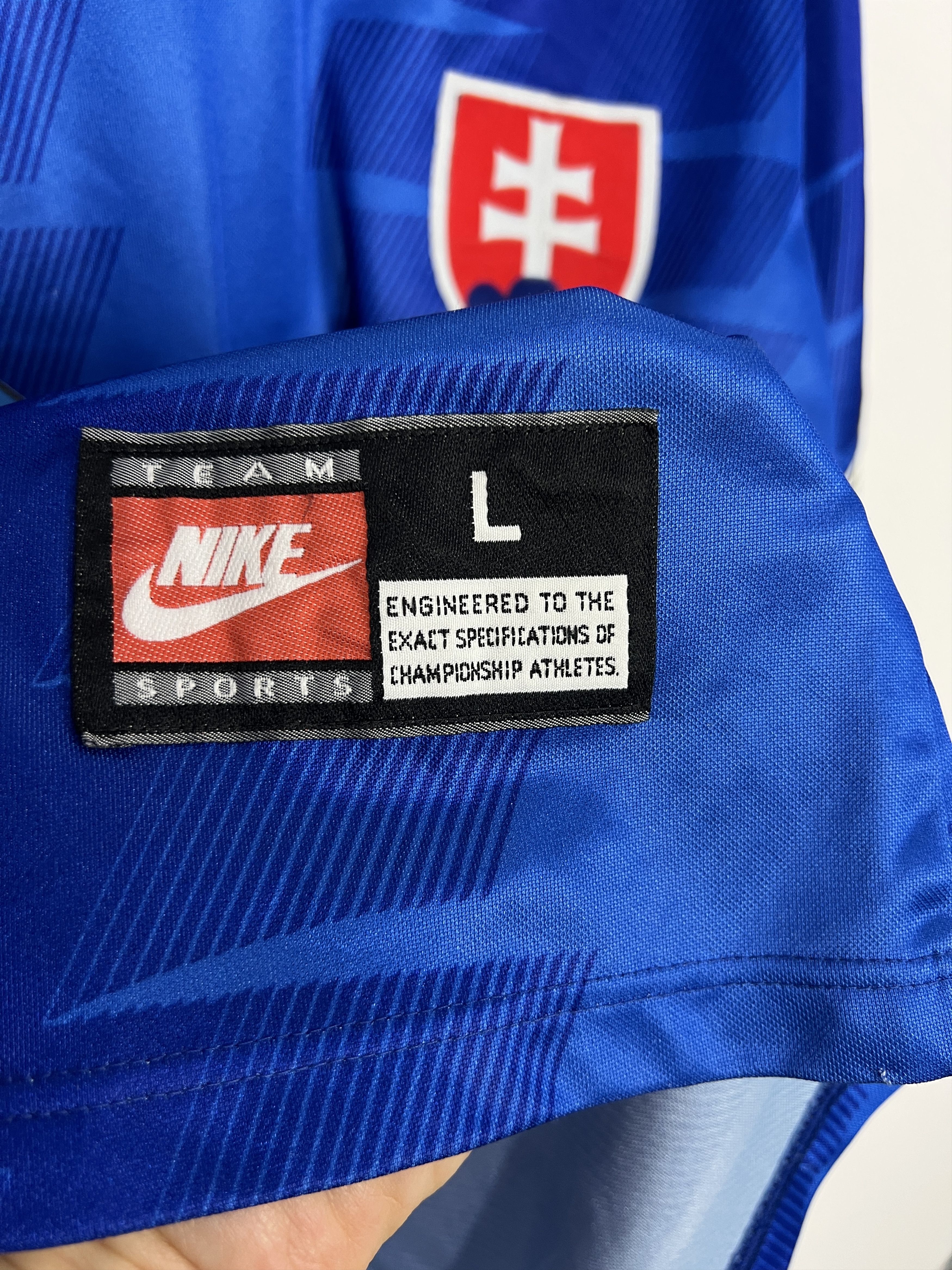Nike Slovakia Home football shirt Soccer Jersey National Trikot Size US L / EU 52-54 / 3 - 5 Thumbnail