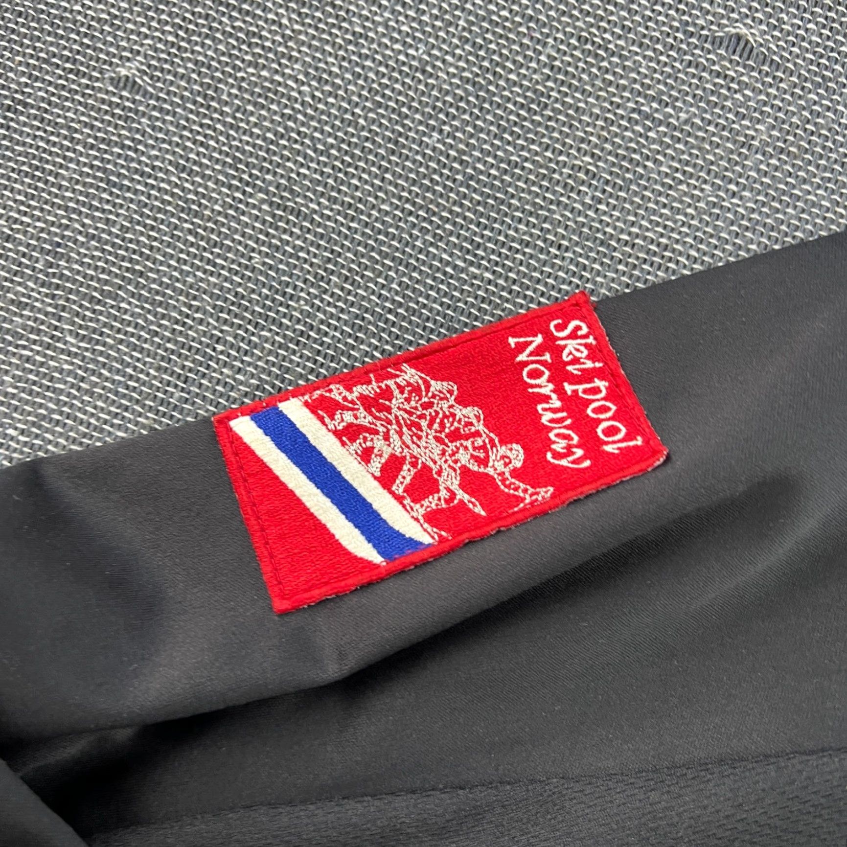 Vintage Phenix Norway Ski Team Jacket Large Cross Country Full Zip Black Softshell Mens Men Size US L / EU 52-54 / 3 - 5 Thumbnail