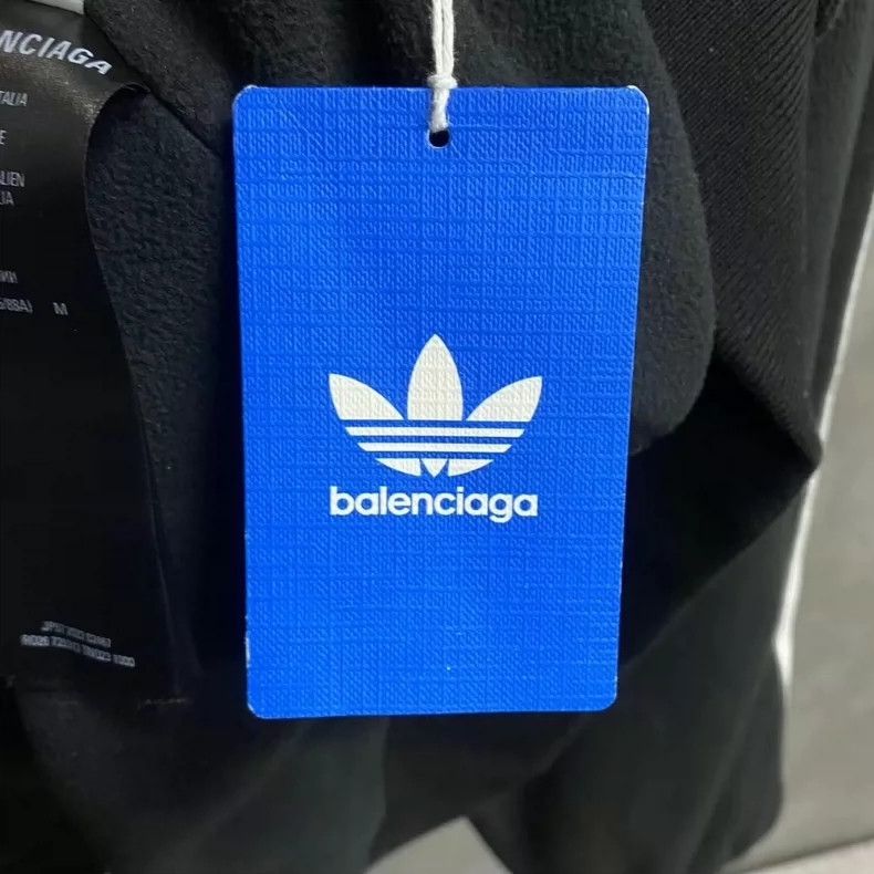 Balenciaga Balenciaga Black polar fleece embroidered logo zip-up hood Size US M / EU 48-50 / 2 - 6 Thumbnail