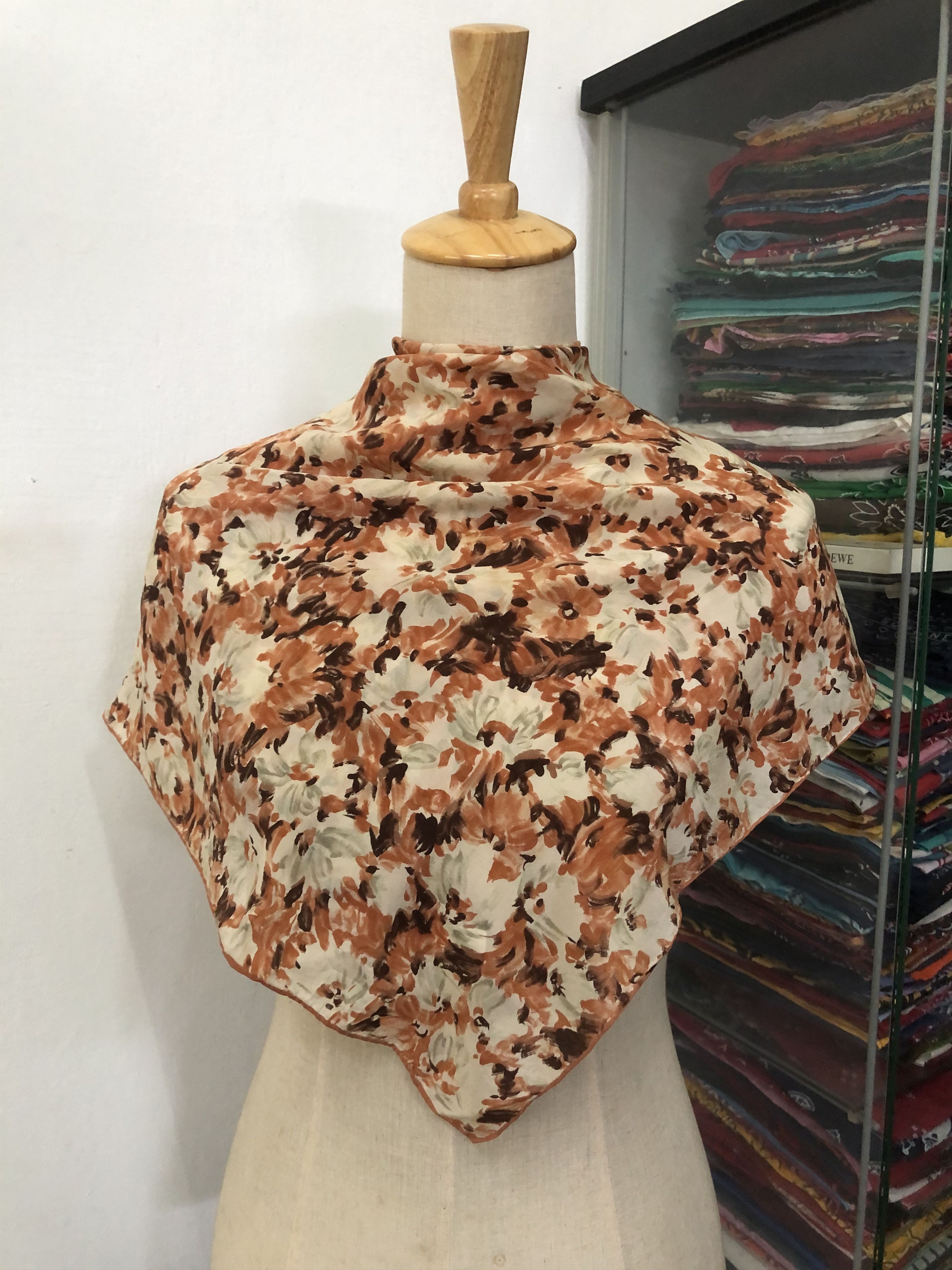 Vintage Vintage Silk Scarf Size ONE SIZE - 1 Thumbnail