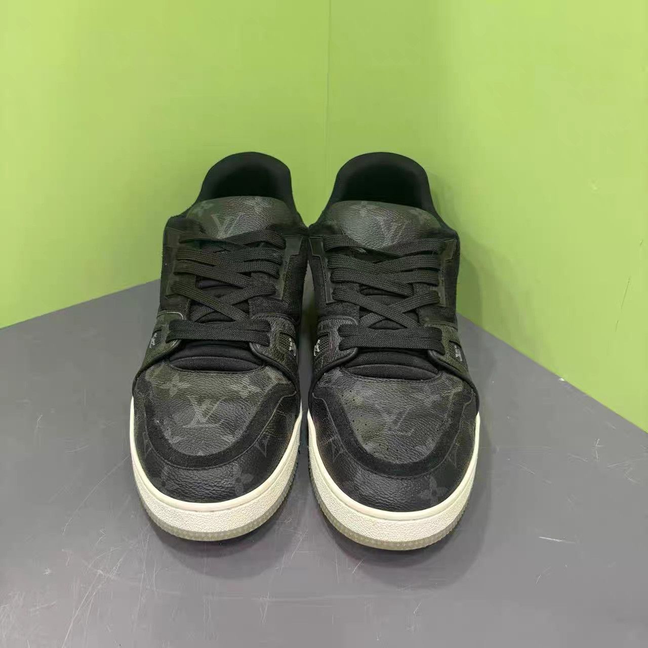 Louis Vuitton Louis Vuitton Trainer Sneakers K15 Size US 9 / EU 42 - 2 Thumbnail