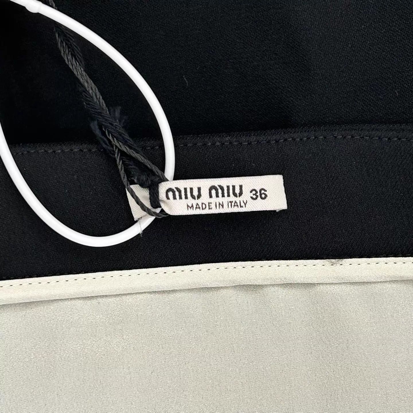 Miu Miu Miu Miu Bow Black Mini Skirt 36 Size 25" / US 0 / IT 36 - 3 Thumbnail