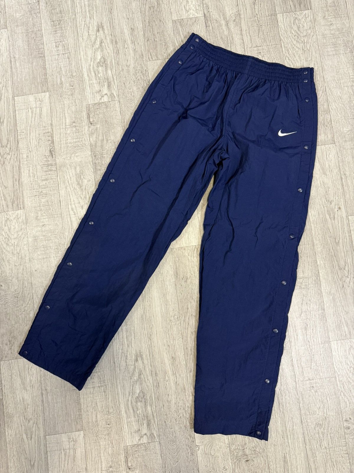 Nike Nike swoosh vintage nylon pants Size US 36 / EU 52 - 1 Thumbnail