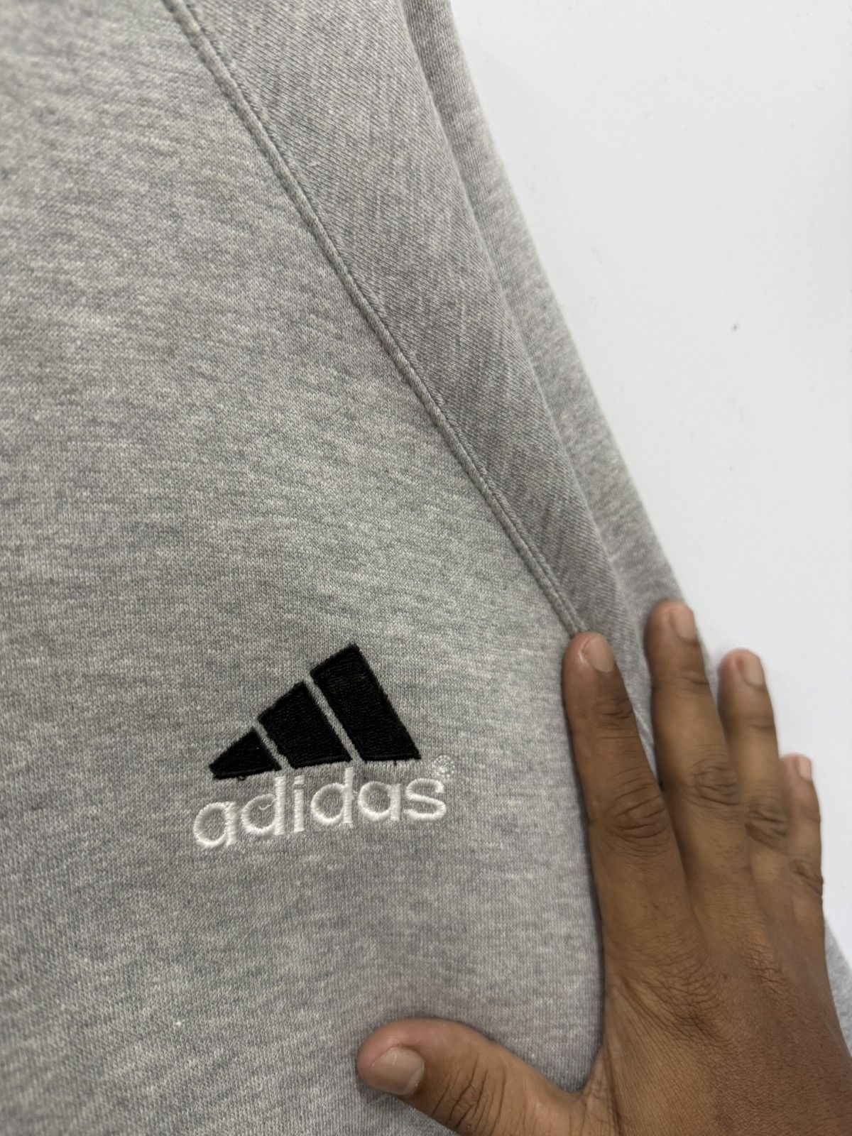 Adidas 🔥 Vtg 90's Adidas Three Stripes Roundneck Sweatshirt - L Size US L / EU 52-54 / 3 - 4 Thumbnail