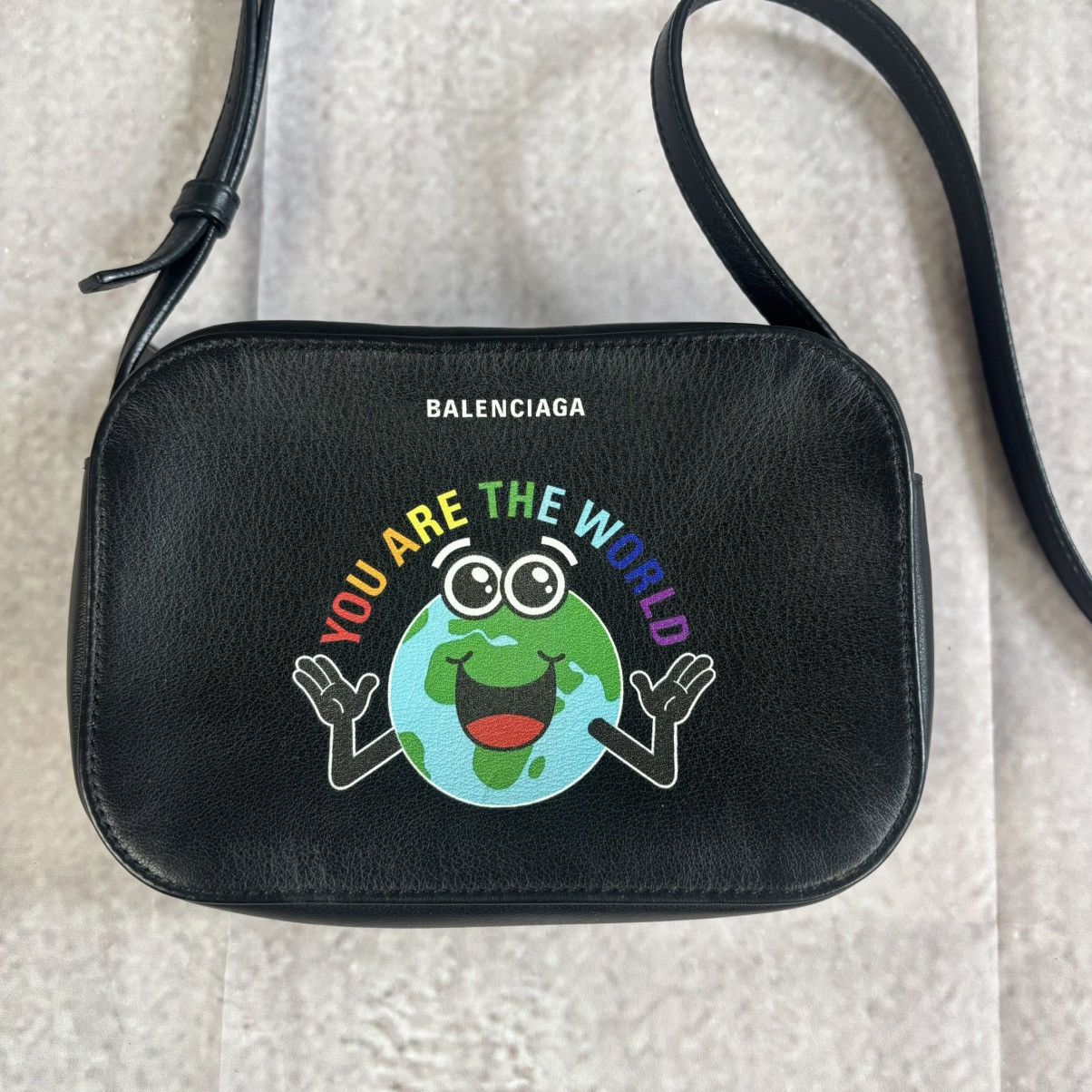 Balenciaga Balenciaga you are the world camera bag Size ONE SIZE - 2 Thumbnail