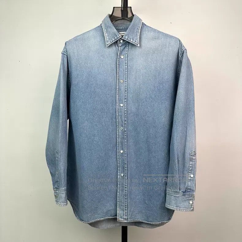 Balenciaga Balenciaga Back Logo Embroidered Faded Denim Shirt Jacket Size XS / US 0-2 / IT 36-38 - 1 Thumbnail