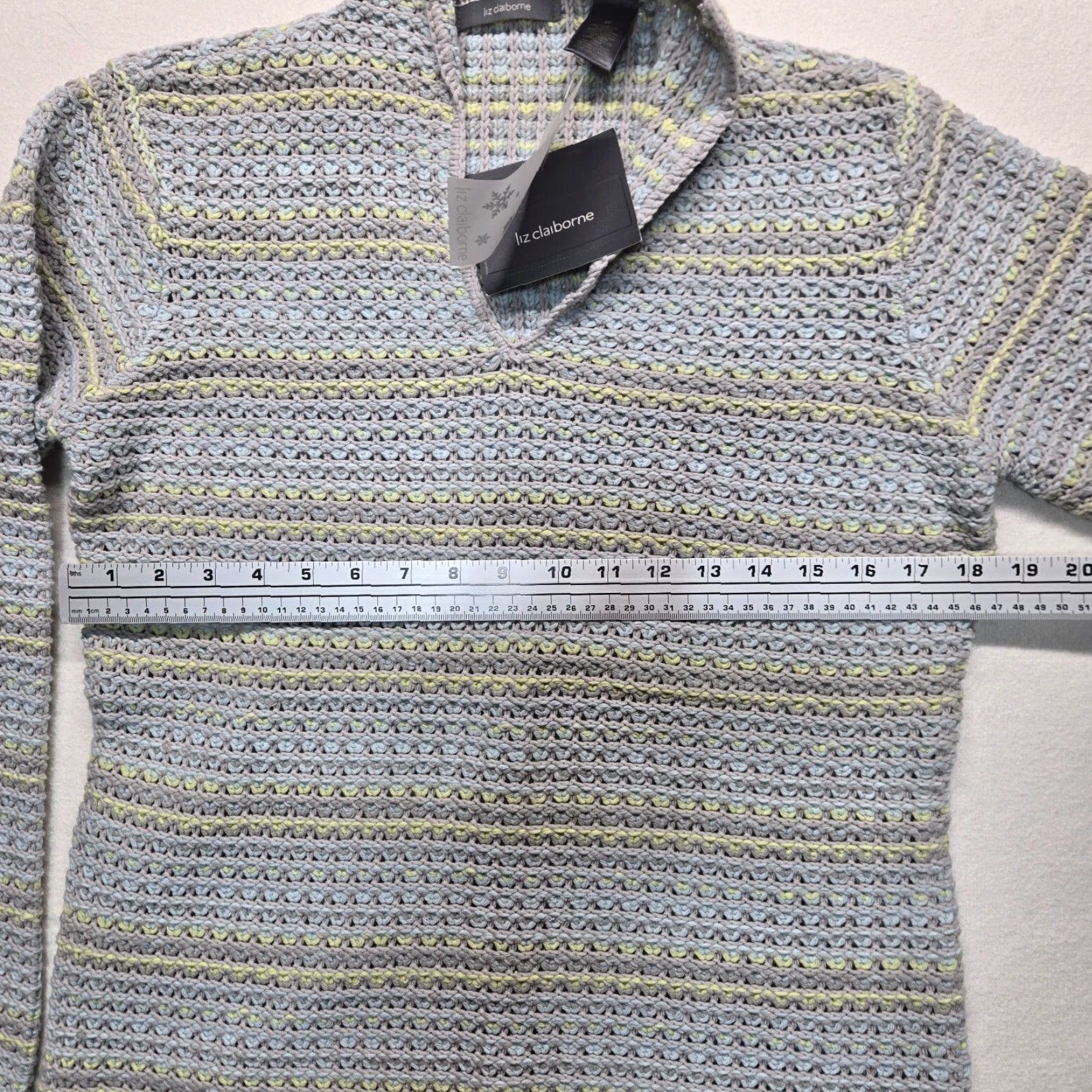 Liz Claiborne Liz Claiborne Sweater Shirt (Top) Long Sleeve M Gray Knit V-Neck Glitter - Classic Elegant Holiday Sparkle, Modern, All Seasons - Women, Regular Fit Size M / US 6-8 / IT 42-44 - 5 Thumbnail