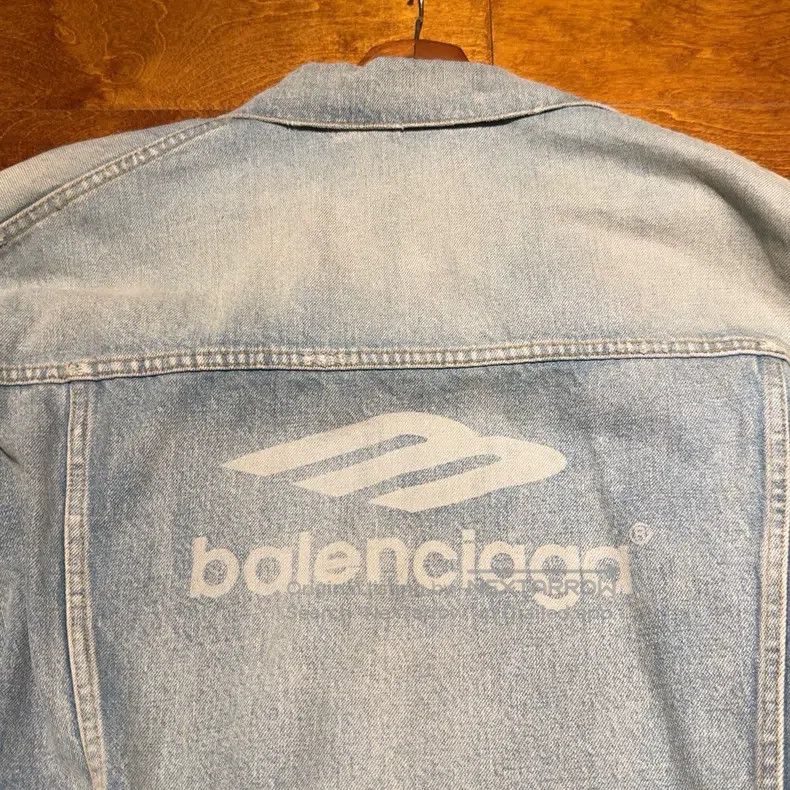 Balenciaga Balenciaga Wash-Distressed Blue Denim Jacket Size US S / EU 44-46 / 1 - 8 Thumbnail