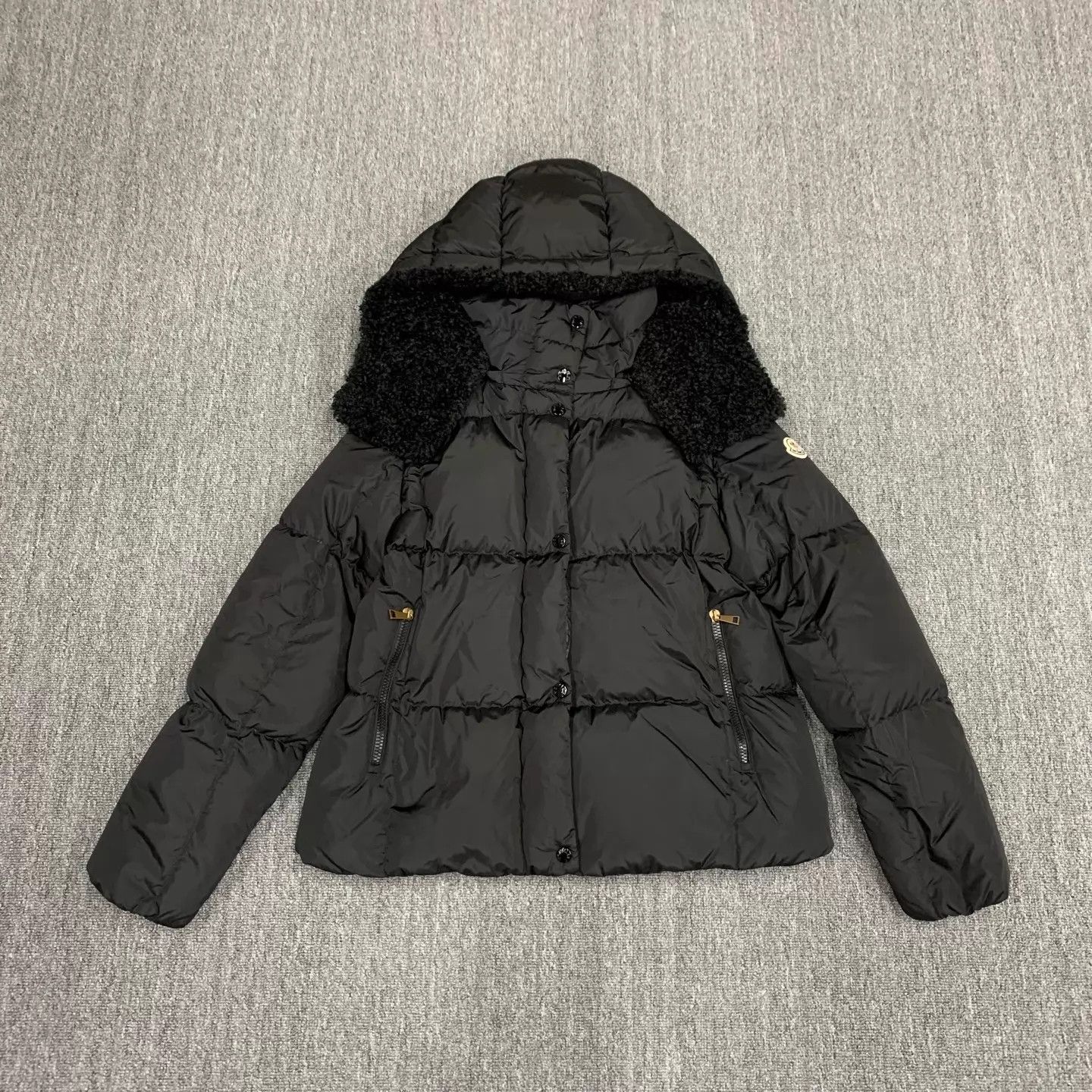 Moncler Moncler FW25 Castelnou Short Down Jacket Size 3 95 New Size M / US 6-8 / IT 42-44 - 1 Thumbnail