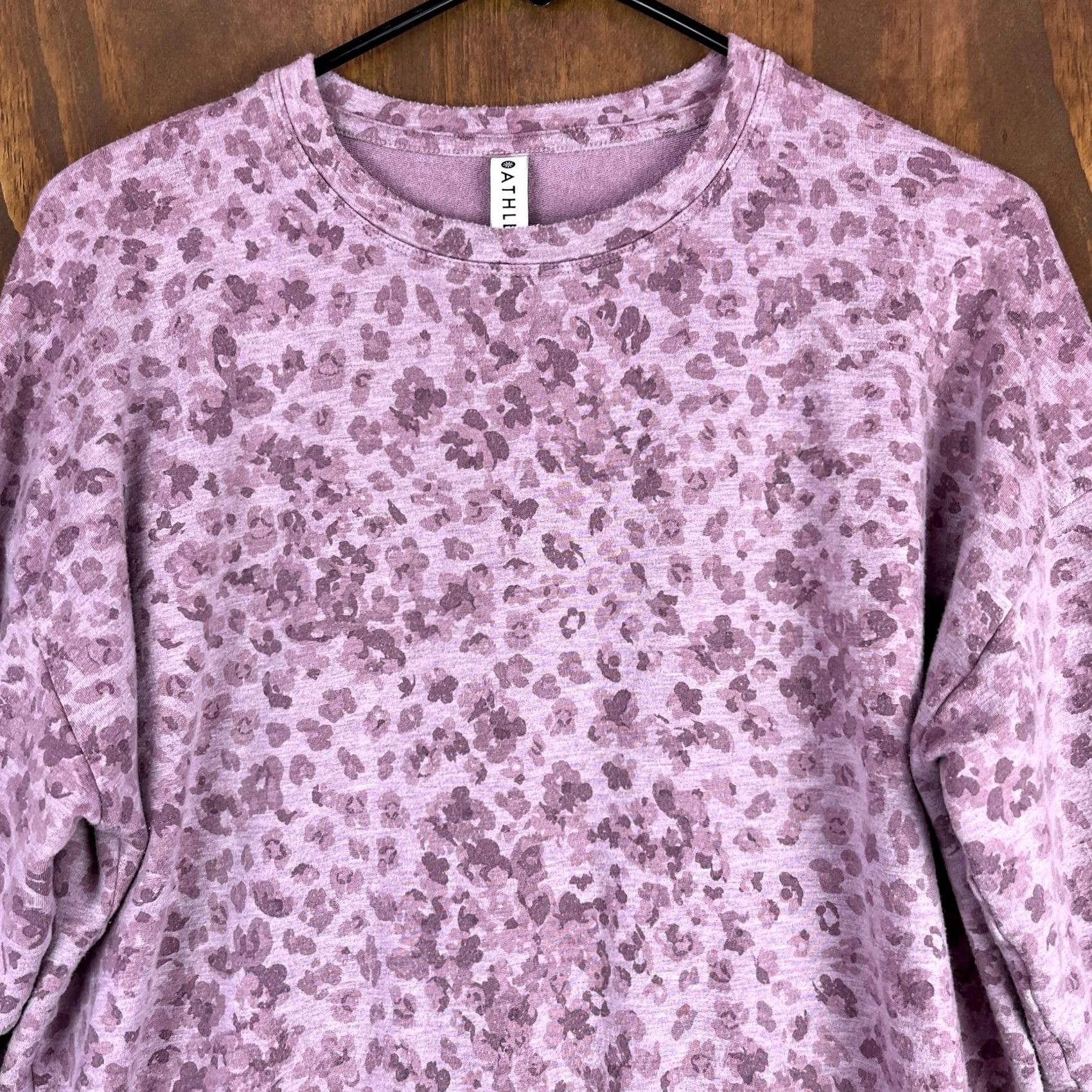 Athleta Athleta Sweatshirt Purple Leopard Print Studio To Street Pullover S Size S / US 4 / IT 40 - 2 Thumbnail