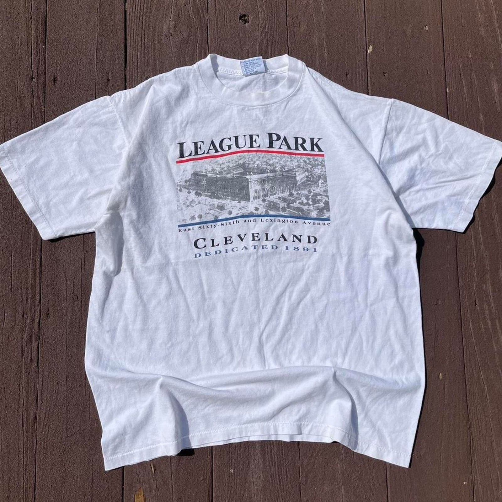 MLB Vintage League Park Cleveland Baseball Single Stitch Shirt Size US XL / EU 56 / 4 - 1 Thumbnail