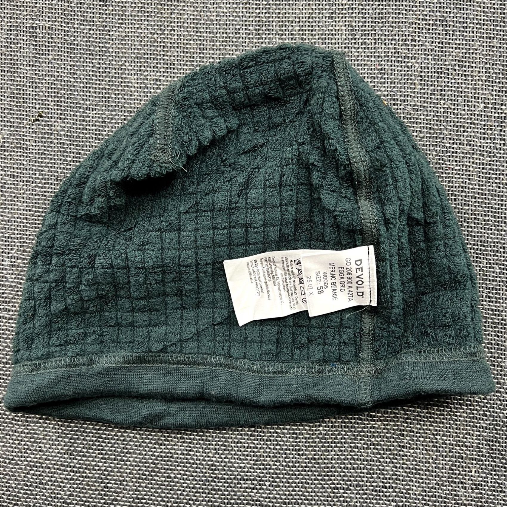 Vintage Devold Beanie Hat One Size Merino Wool Knitted Green Outdoor Lightweight Stretch Unisex Adults Beanie Accessories Mens Womens Boys Girls Size ONE SIZE - 5 Thumbnail