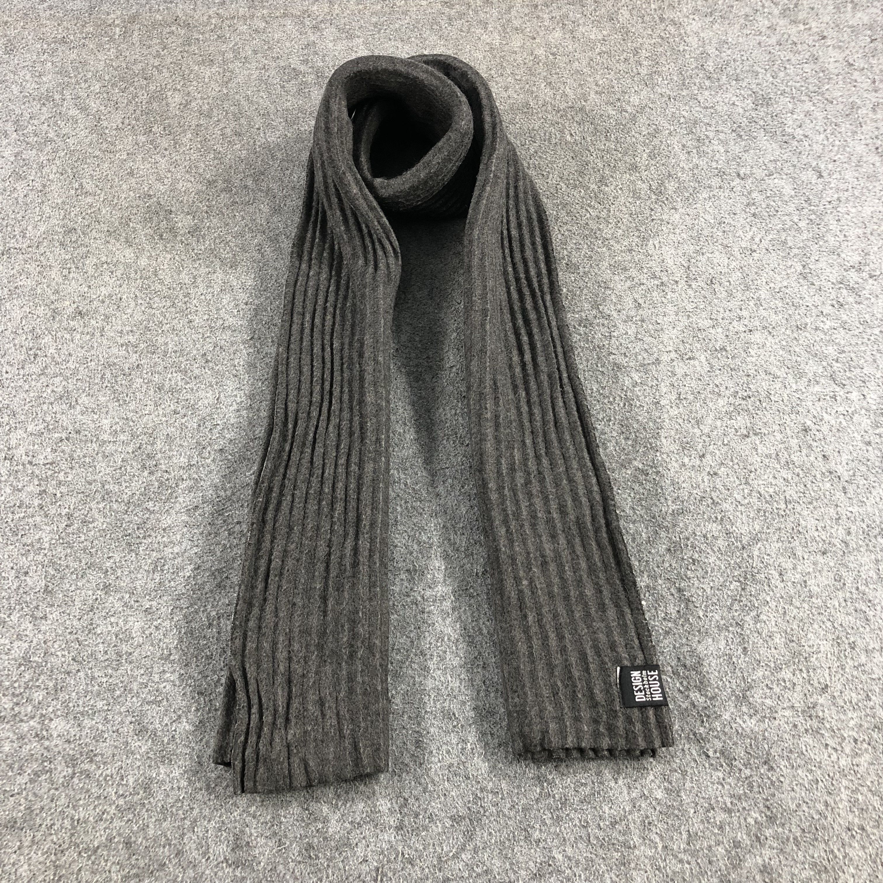 Vintage Stockholm House Grey Pleated Scarf Muffler V962 Size ONE SIZE - 1 Thumbnail
