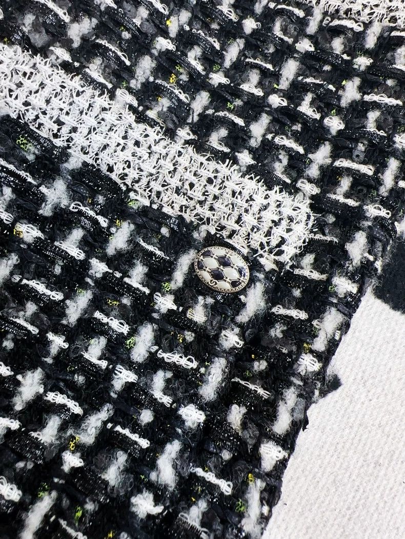 Chanel Chanel 17B series gray and white tweed jacket Size XS / US 0-2 / IT 36-38 - 3 Thumbnail