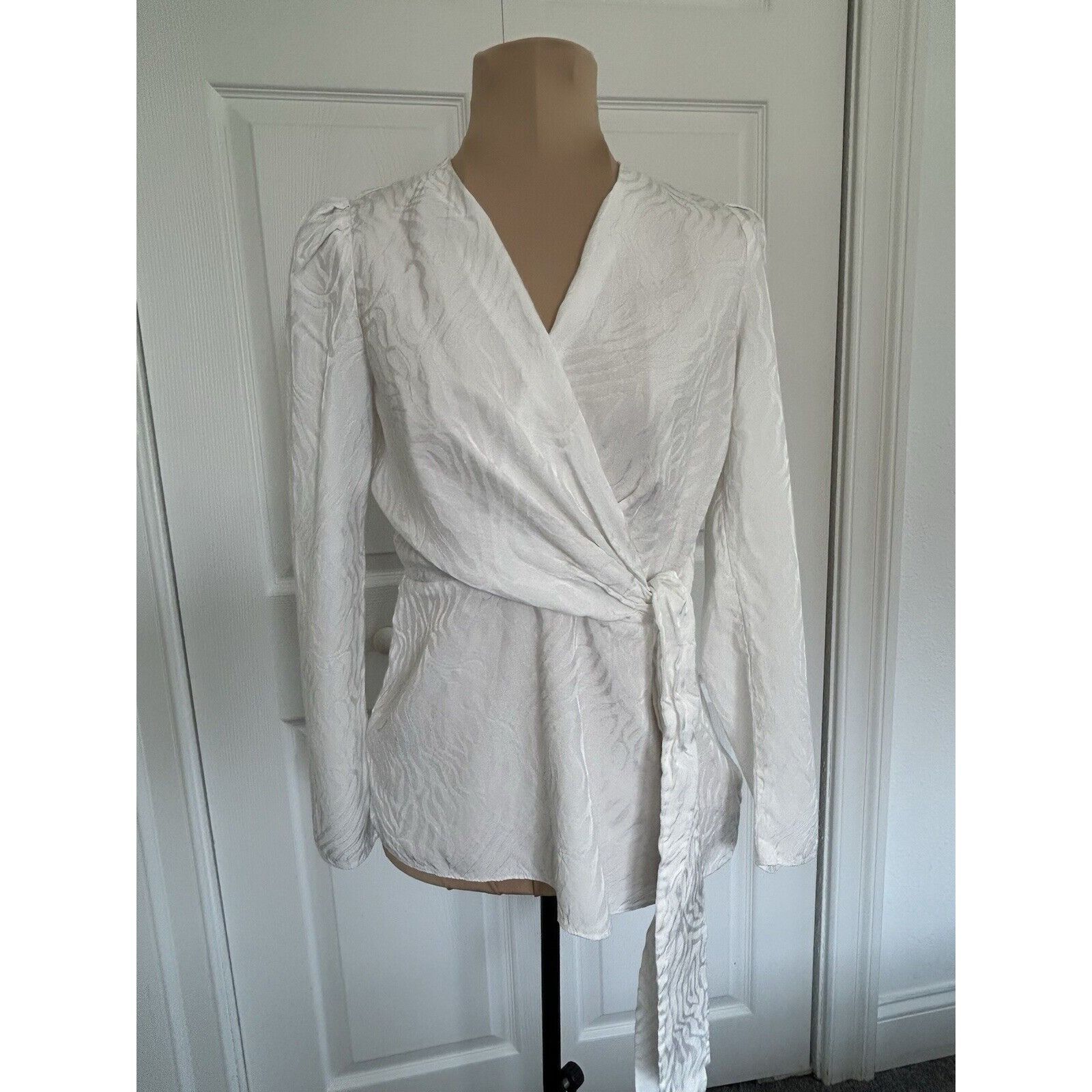 Designer Jay Godfrey Hannah Wrap Top V-Neck Long Sleeve Jacquard Tie Size XS / US 0-2 / IT 36-38 - 1 Thumbnail