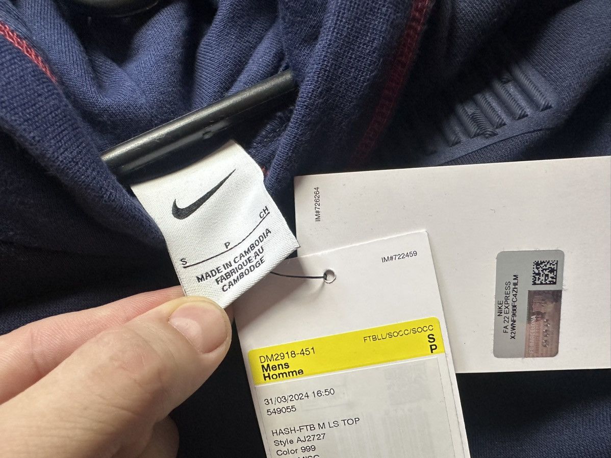 Nike Nike Barcelona soccer fleece hoodie size S Barca logo Size US S / EU 44-46 / 1 - 5 Thumbnail