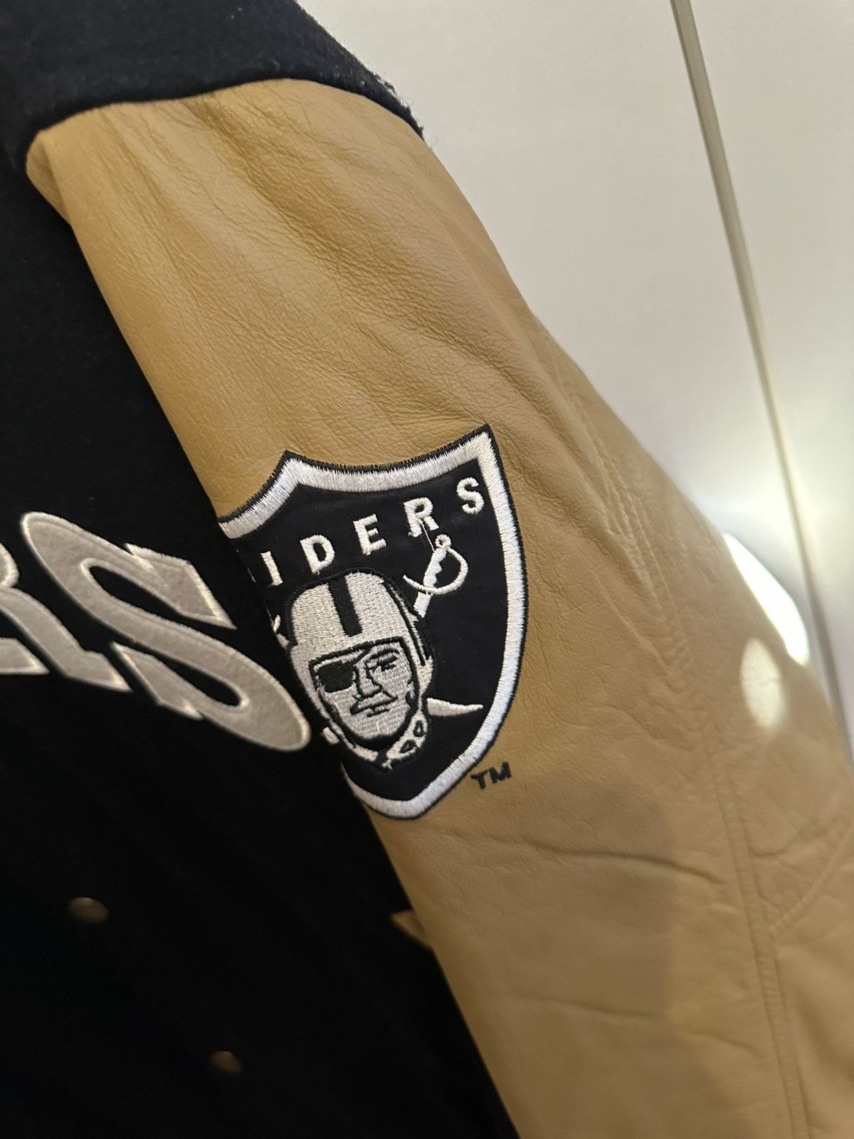 Starter Starter Jacke Los Angeles Raiders NWT Size L NFL JACKET Size US L / EU 52-54 / 3 - 7 Thumbnail