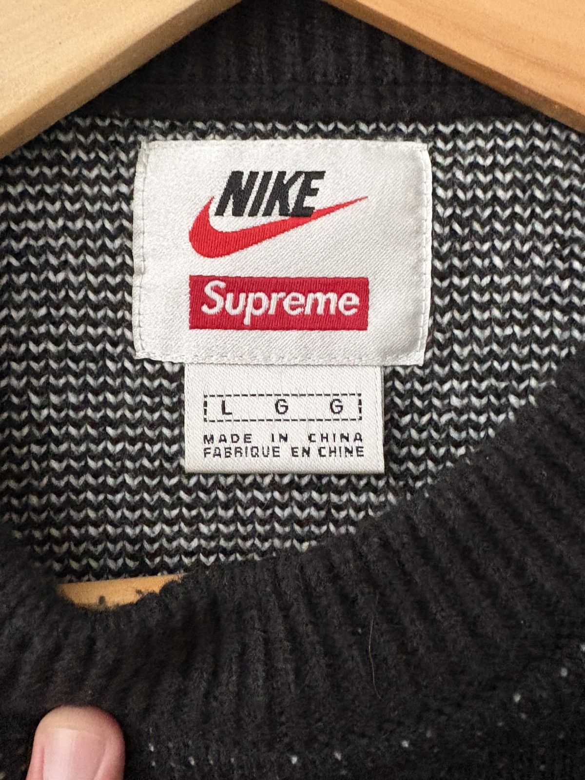Nike × Supreme SUPREME X NIKE SS19 SWOOSH SWEATER Size US L / EU 52-54 / 3 - 3 Thumbnail