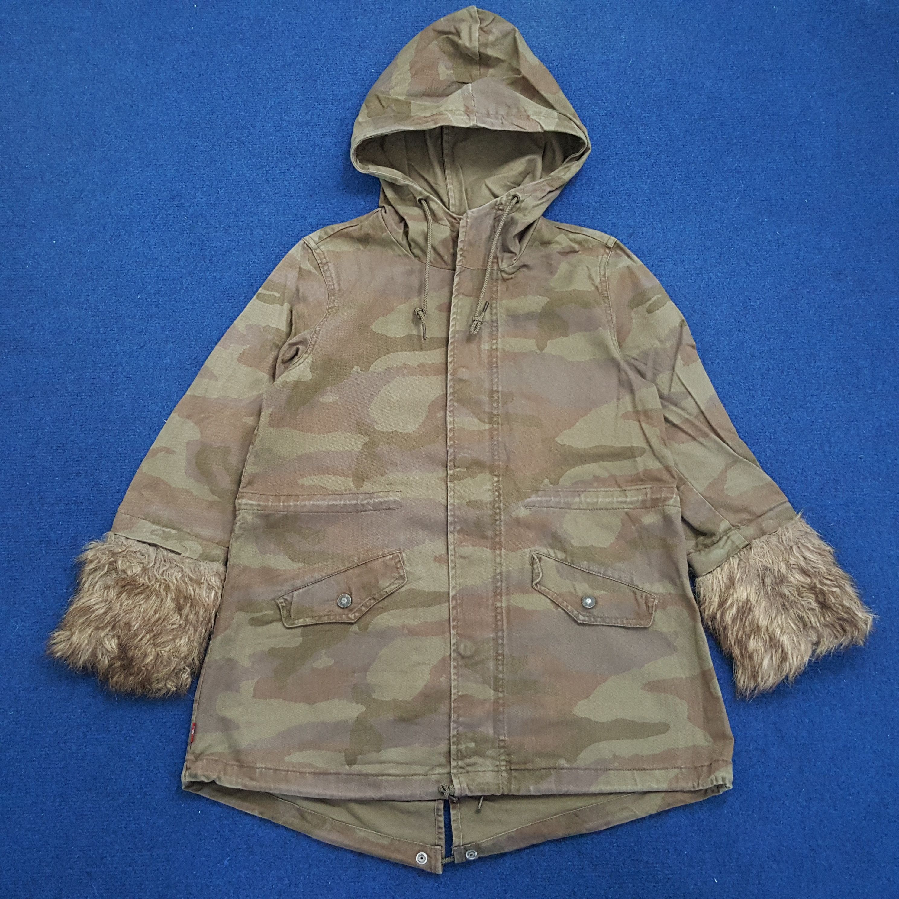Levi's × Levi's Vintage Clothing × Vintage Vintage Levi's Winter Fleece Sleeve Camo Jacket Size US XS / EU 42 / 0 - 1 Thumbnail