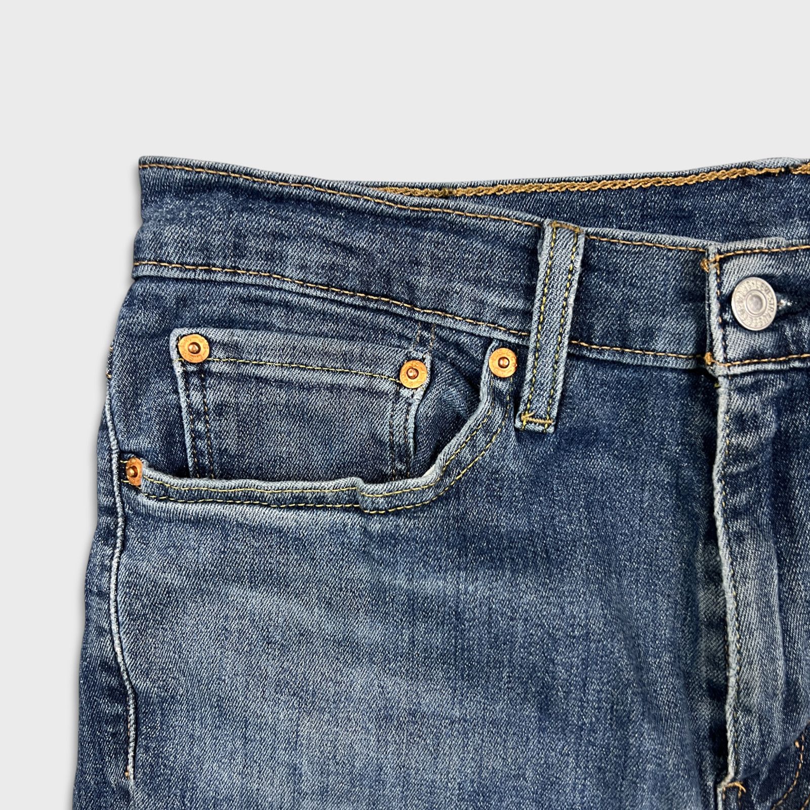 Levi's × Vintage Levi's 541 Jeans 32x34 Athletic Taper American Denim Pants Size US 32 / EU 48 - 3 Thumbnail