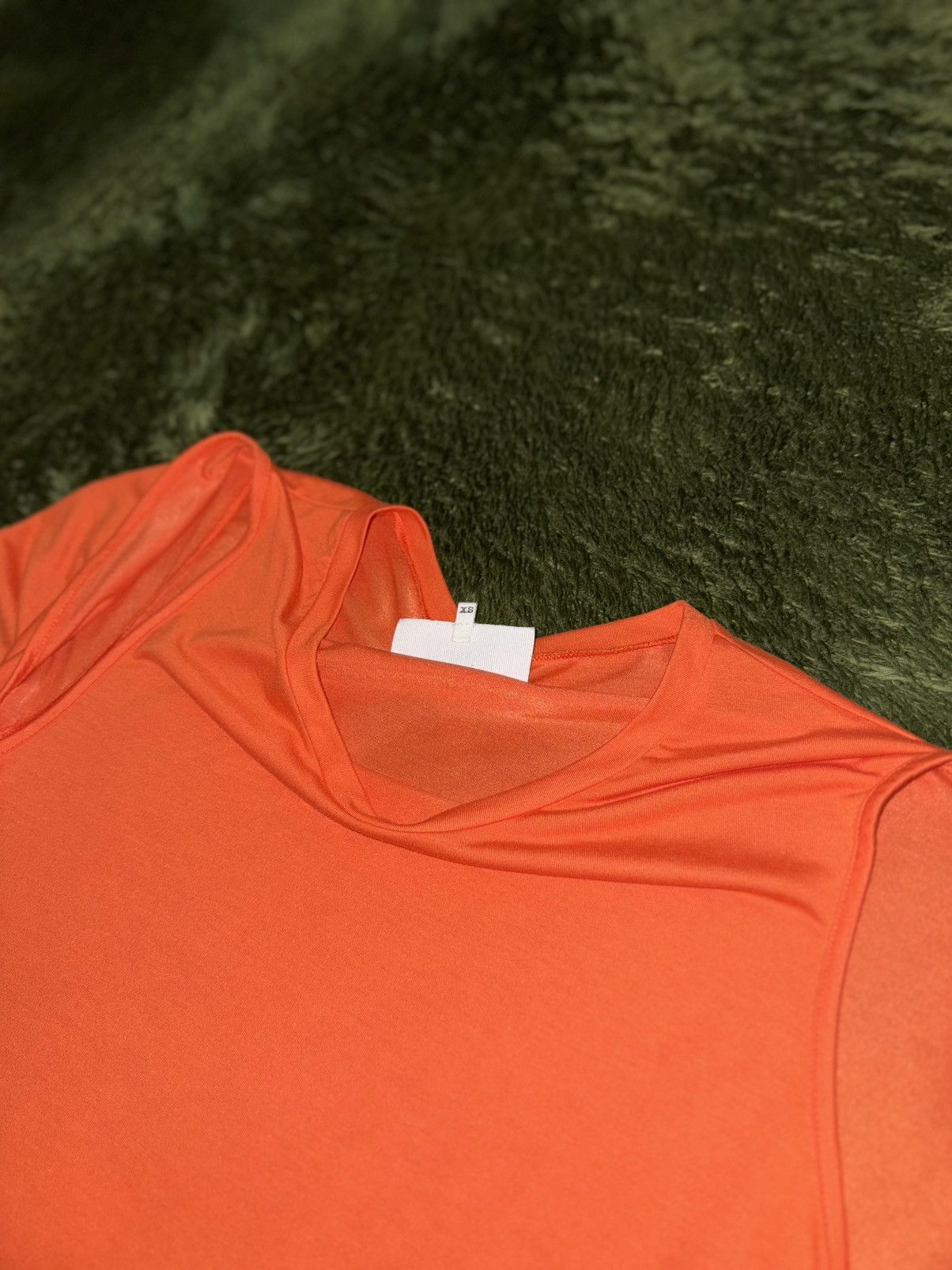 MM6 [XS] MM6 Maison Margiela Cut-Out Asymmetric Long Sleeve Size XS / US 0-2 / IT 36-38 - 4 Thumbnail