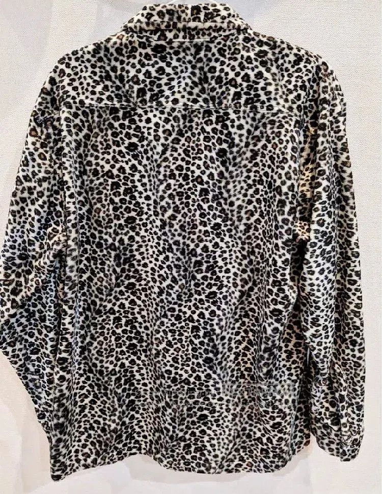 VINNY's Fake Fur White Leopard Shirt. Size US XL / EU 56 / 4 - 4 Thumbnail