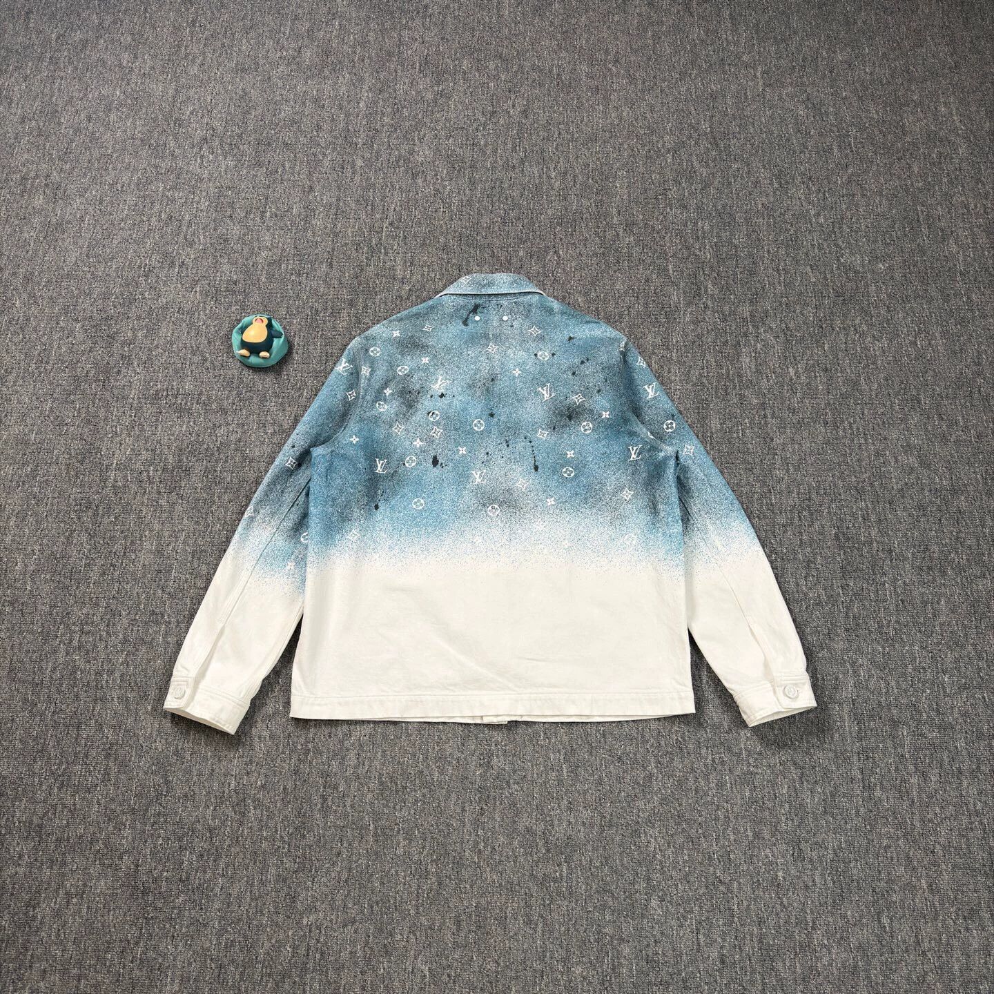 Louis Vuitton LV blue & white star splash denim shirt L like new Size US L / EU 52-54 / 3 - 2 Thumbnail
