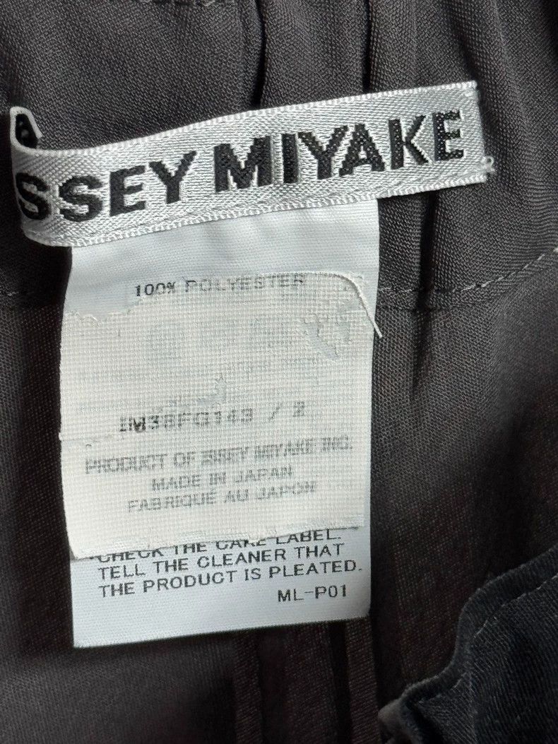 Issey Miyake Issey Miyake size:2 Black fashionable pleated skirt Size 22" - 3 Thumbnail