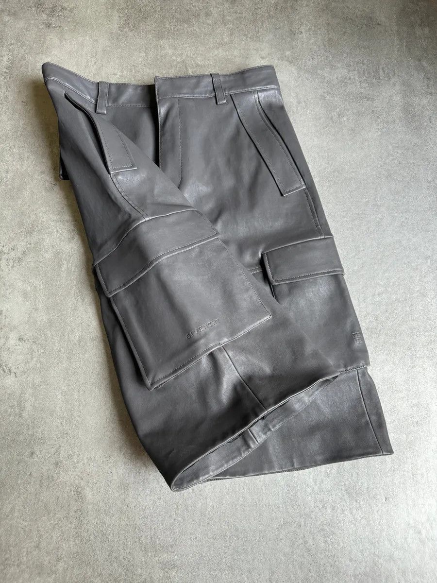 Givenchy SS2023 Givenchy 1/1 Sample Grey Leather Brut Cargo Shorts Size US 34 / EU 50 - 8 Thumbnail
