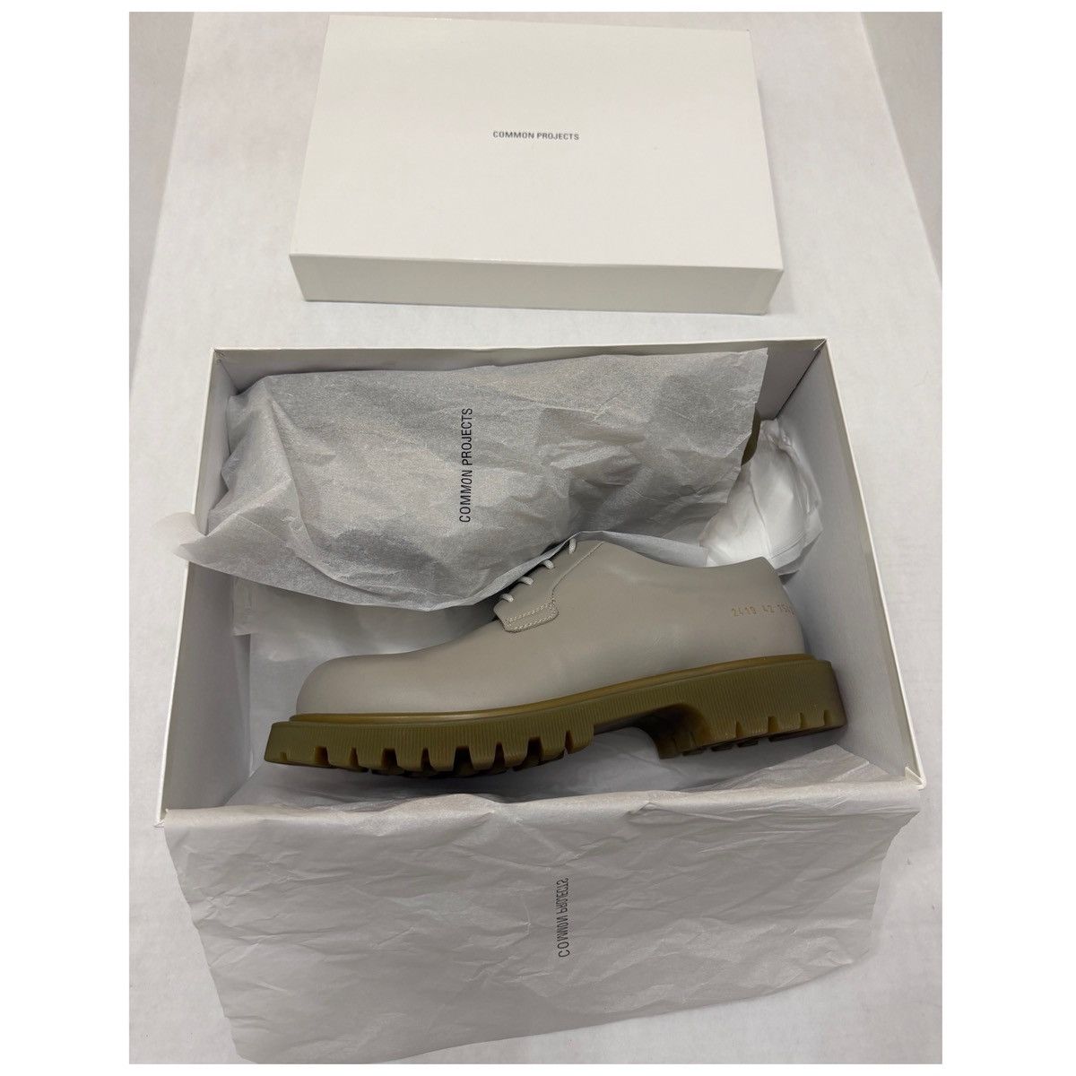 Common Projects COMMOM PROJECTS GREY DERBY WITH SUPER SOLE Size US 9 / EU 42 - 3 Thumbnail