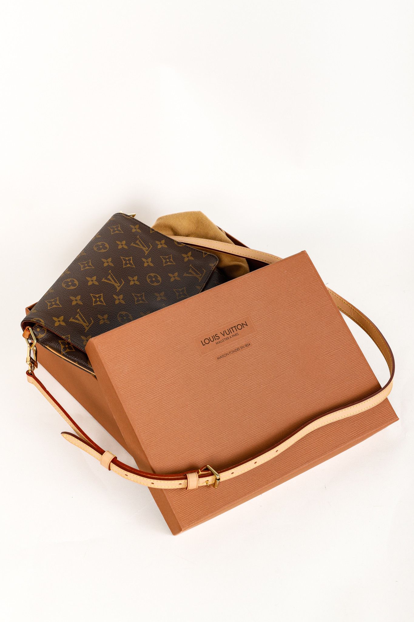 Louis Vuitton Louis Vuitton Musette Tango Monogram Canvas Messenger Bag Size ONE SIZE - 14 Thumbnail