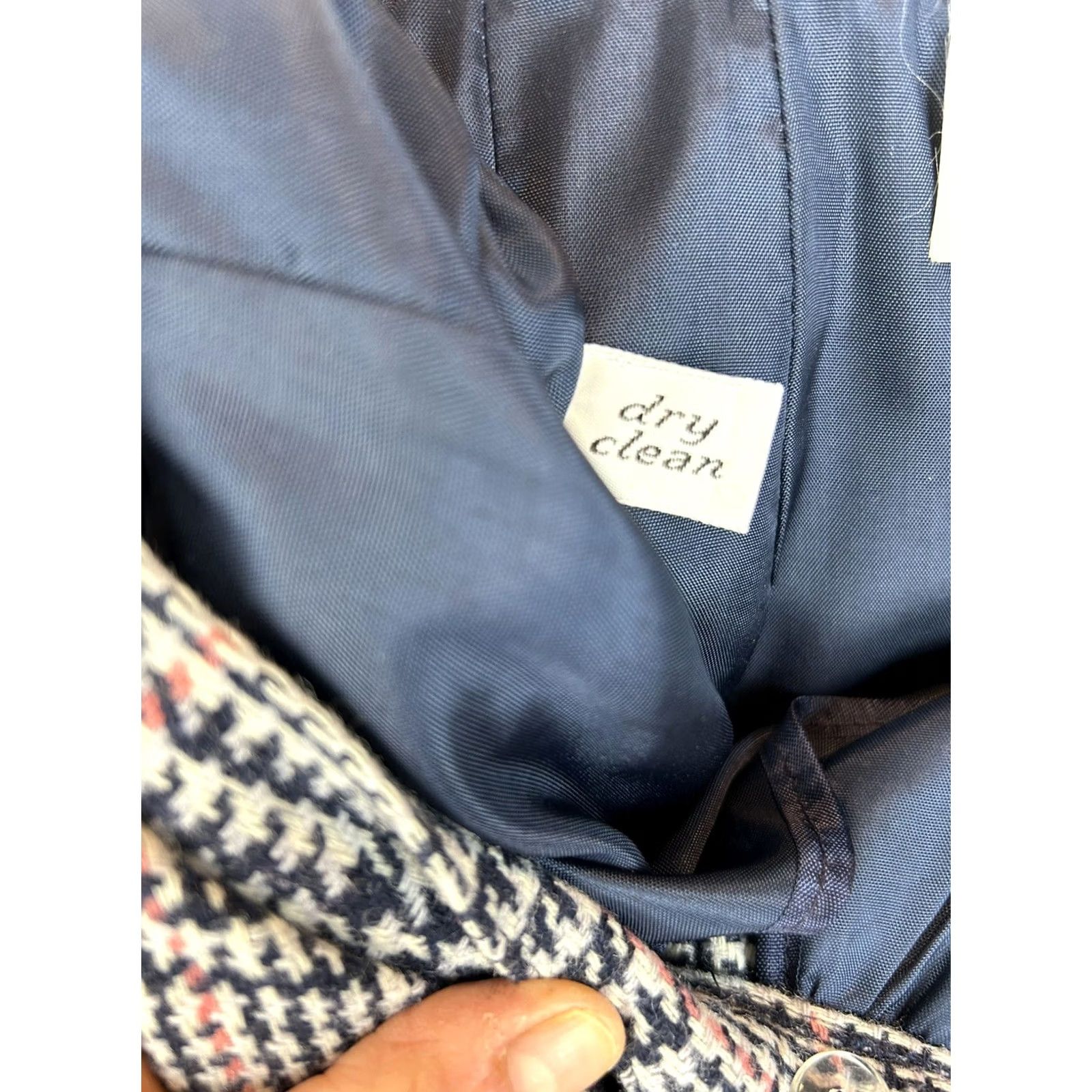 Pendleton VINTAGE Pendleton Skirt Womens 4 100% Wool Houndstooth Navy White Pockets Y2K 1980s Business Womens Size 27" / US 4 / IT 40 - 8 Thumbnail