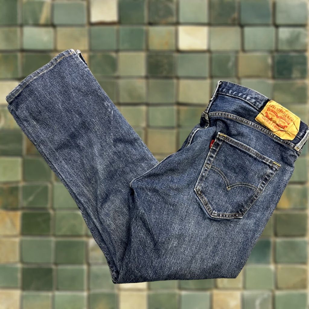 Levi's Levi's 501 Jeans Button Fly Size 36x32 Mens Straight Med Wash Red Tag Vintage? No Size US 36 / EU 52 - 1 Thumbnail