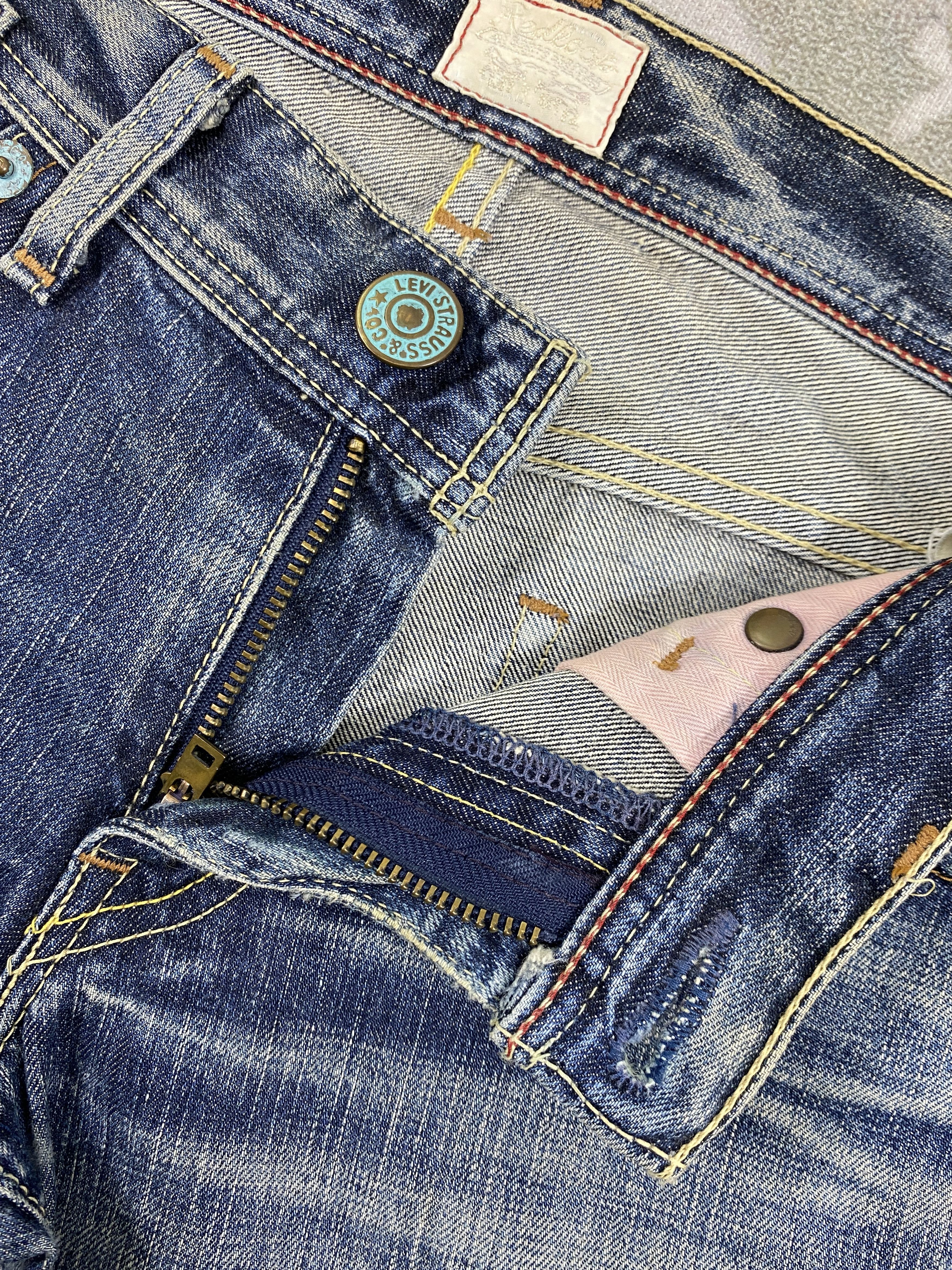Japanese Brand Faded Blue Vintage Levi's Redloop Flare 31x28 Denim- JN3518 Size US 31 - 7 Thumbnail