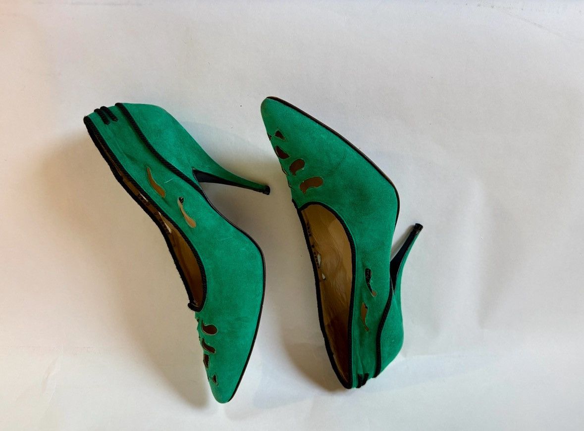 Valentino Mario Valentino 80s Avant Garde Green Suede Cutout Heels Size US 10 / IT 40 - 4 Thumbnail