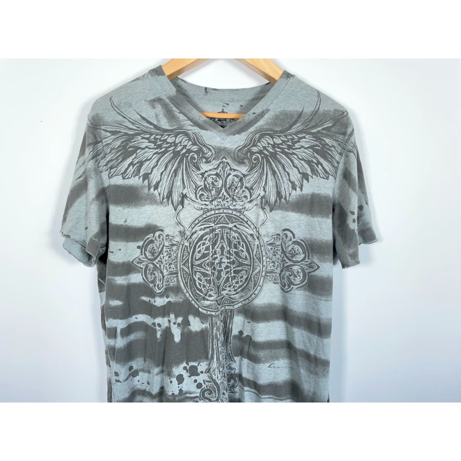 Affliction VINTAGE Helix T-Shirt Gray XL Men’s Slim Graphic Print Tribal Wings V-Neck Crew Neck Short Sleeve 2000s MMA Rock Grunge Style Size US XL / EU 56 / 4 - 4 Thumbnail
