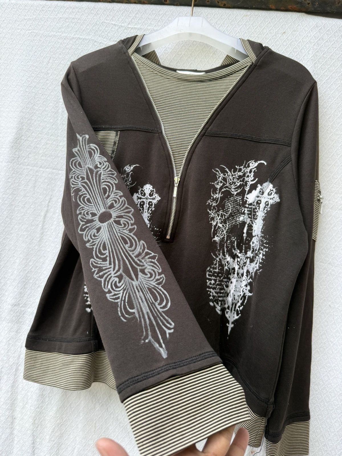 Japanese Brand Japanese hoodie style gothic cross vkei longsleeve Size US M / EU 48-50 / 2 - 4 Thumbnail