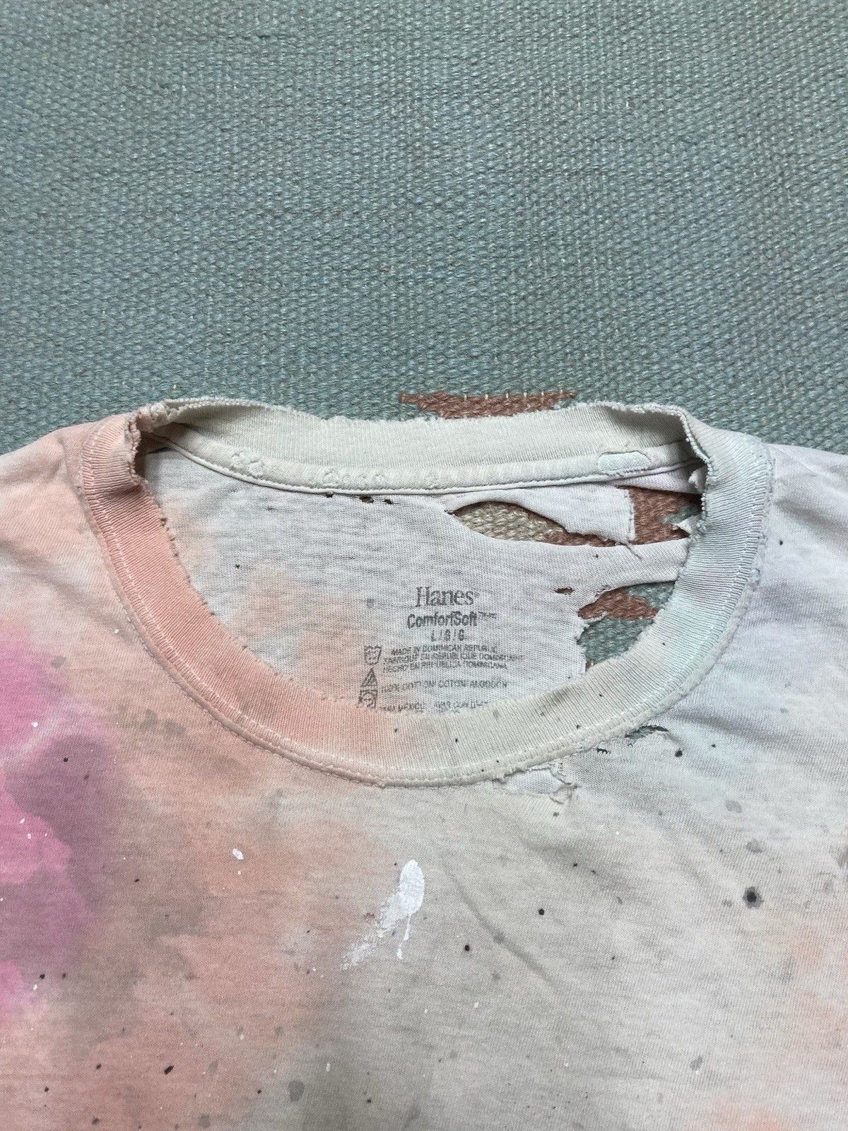 Hanes Hanes tie dye t shirt soft cotton paint distress worn thin L Size US L / EU 52-54 / 3 - 5 Thumbnail