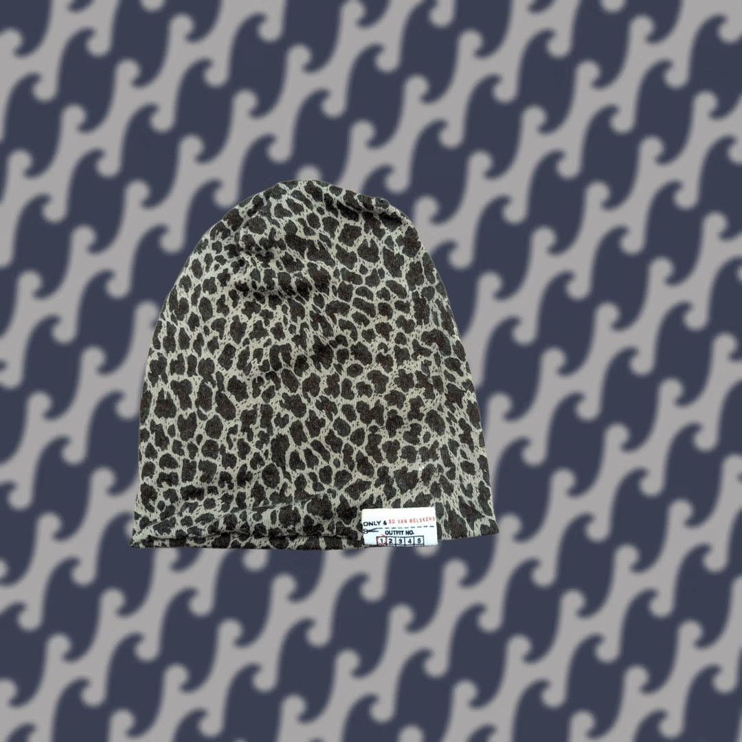 Vintage ONLY & Bo Van Melskens Womens Beanie Hat One Size Wool Anima Print Gray Size ONE SIZE - 1 Thumbnail