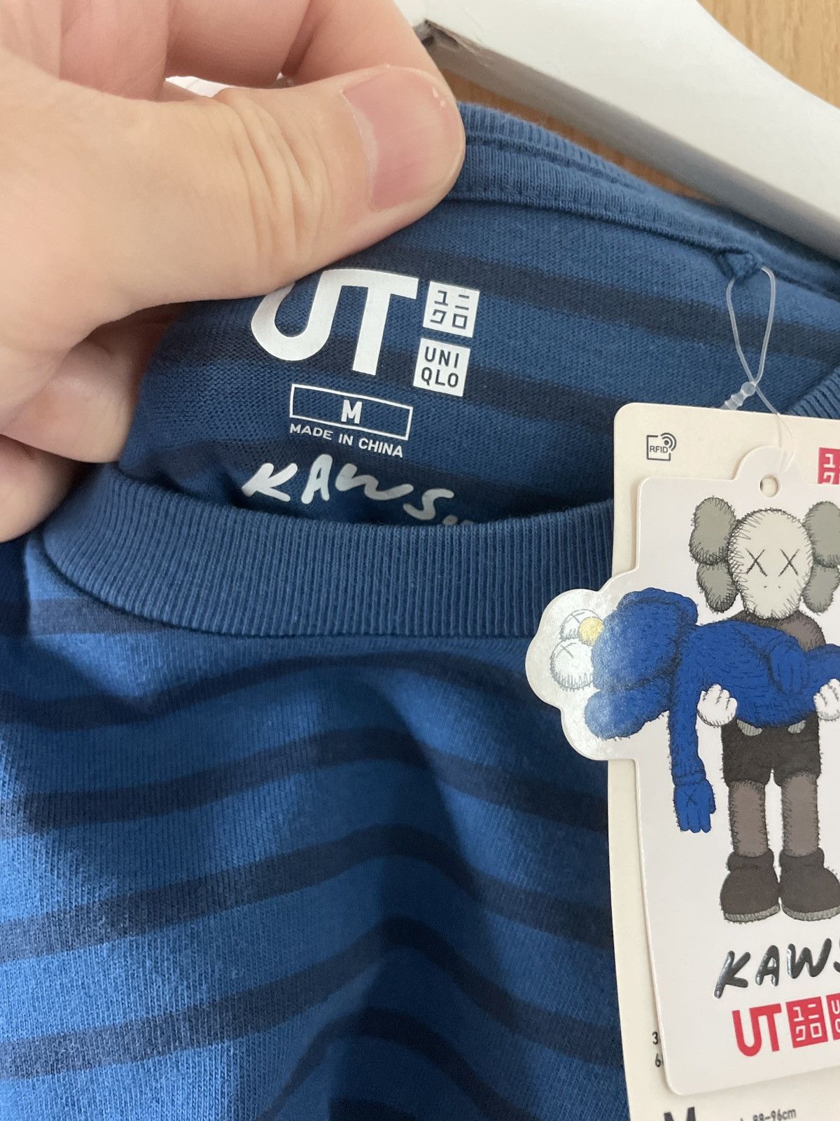 Kaws × Uniqlo Uniqlo x Kaws (DS) Size US M / EU 48-50 / 2 - 3 Thumbnail