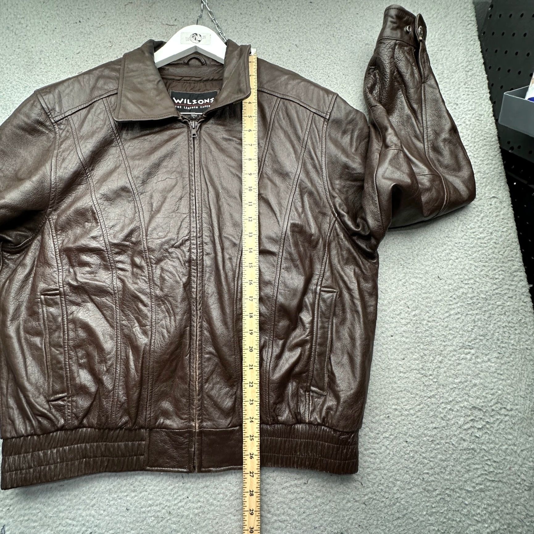 Vintage VINTAGE Wilsons Full Zip Bomber Jacket Mens L Brown Thinsulate Leather Bomber 90s, Fall/Winter, Short Length, Dry Clean Only, Regular Size Size US L / EU 52-54 / 3 - 5 Thumbnail