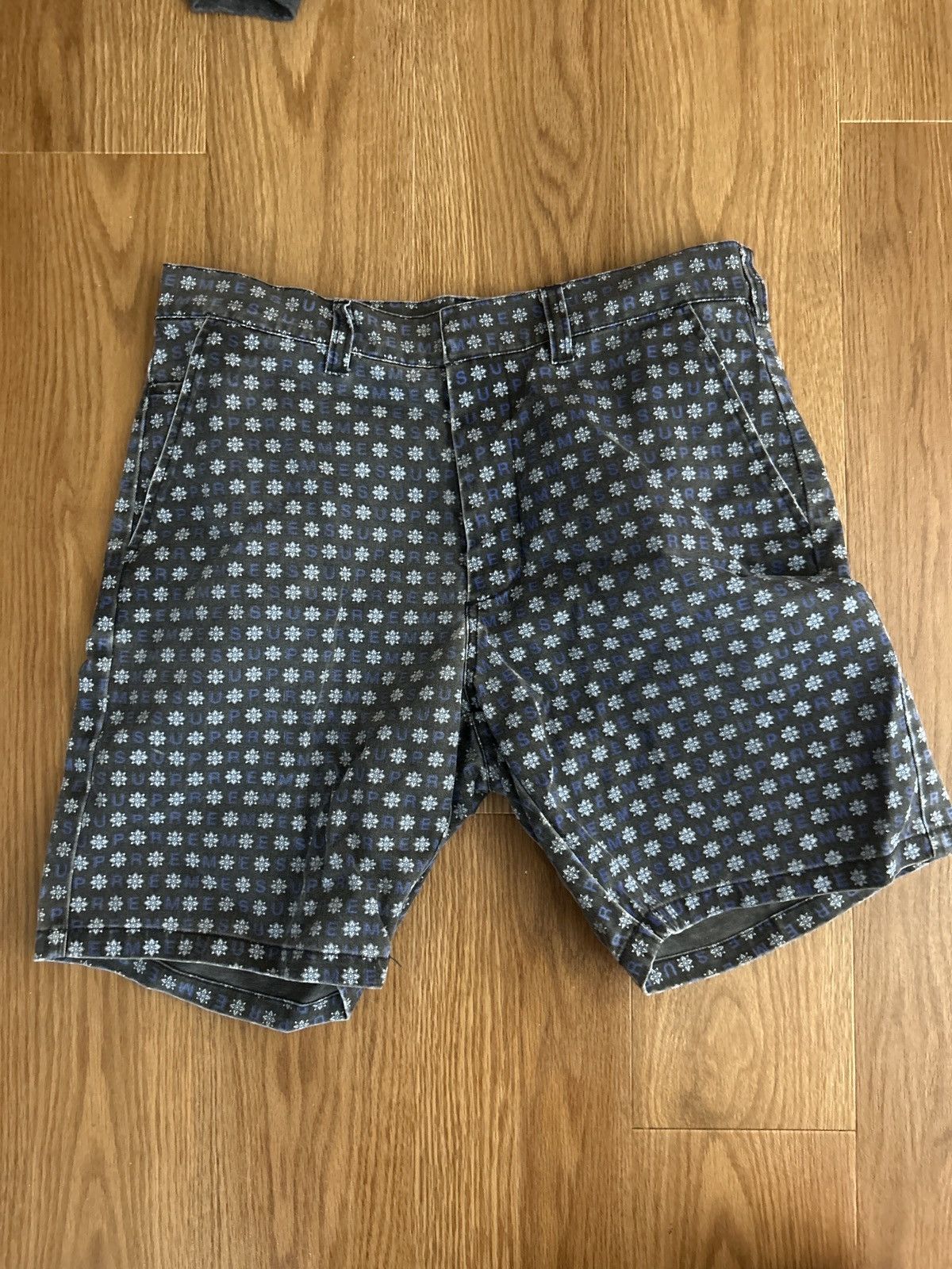Supreme Supreme work short (SS19) black foulard Size US 32 / EU 48 - 1 Thumbnail