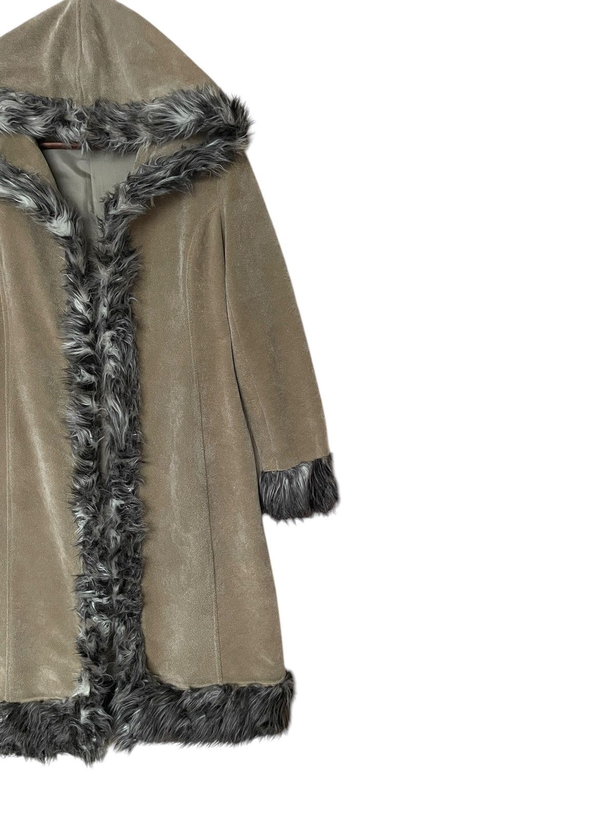 Japanese Brand Vintage Japanese Brand D.D.P Fur Trench Coat 1990s Size US L / EU 52-54 / 3 - 4 Thumbnail