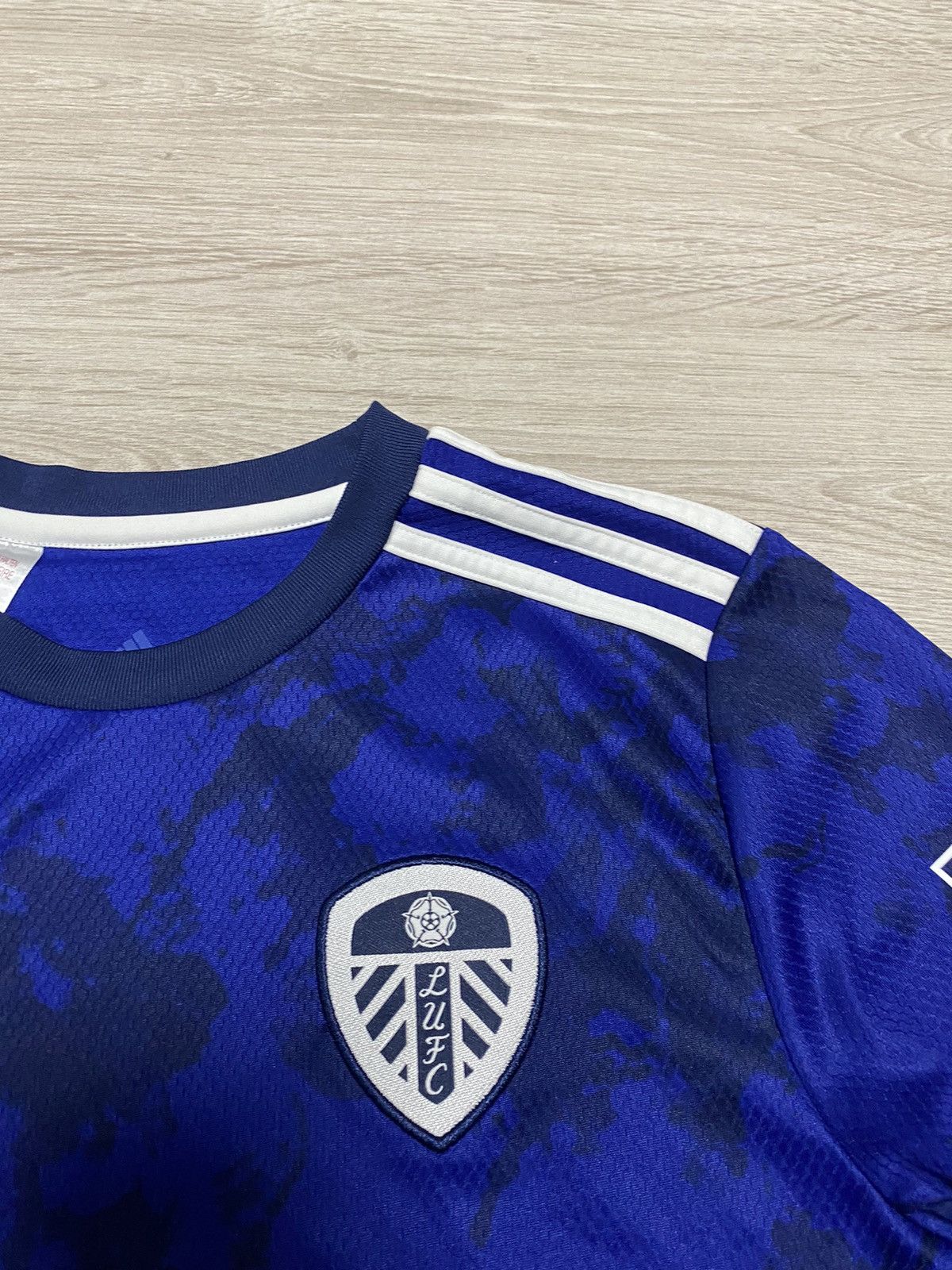 Adidas Leeds United Youth 13 - 14 Years 2021/2022 Jersey Football Size US XS / EU 42 / 0 - 2 Thumbnail