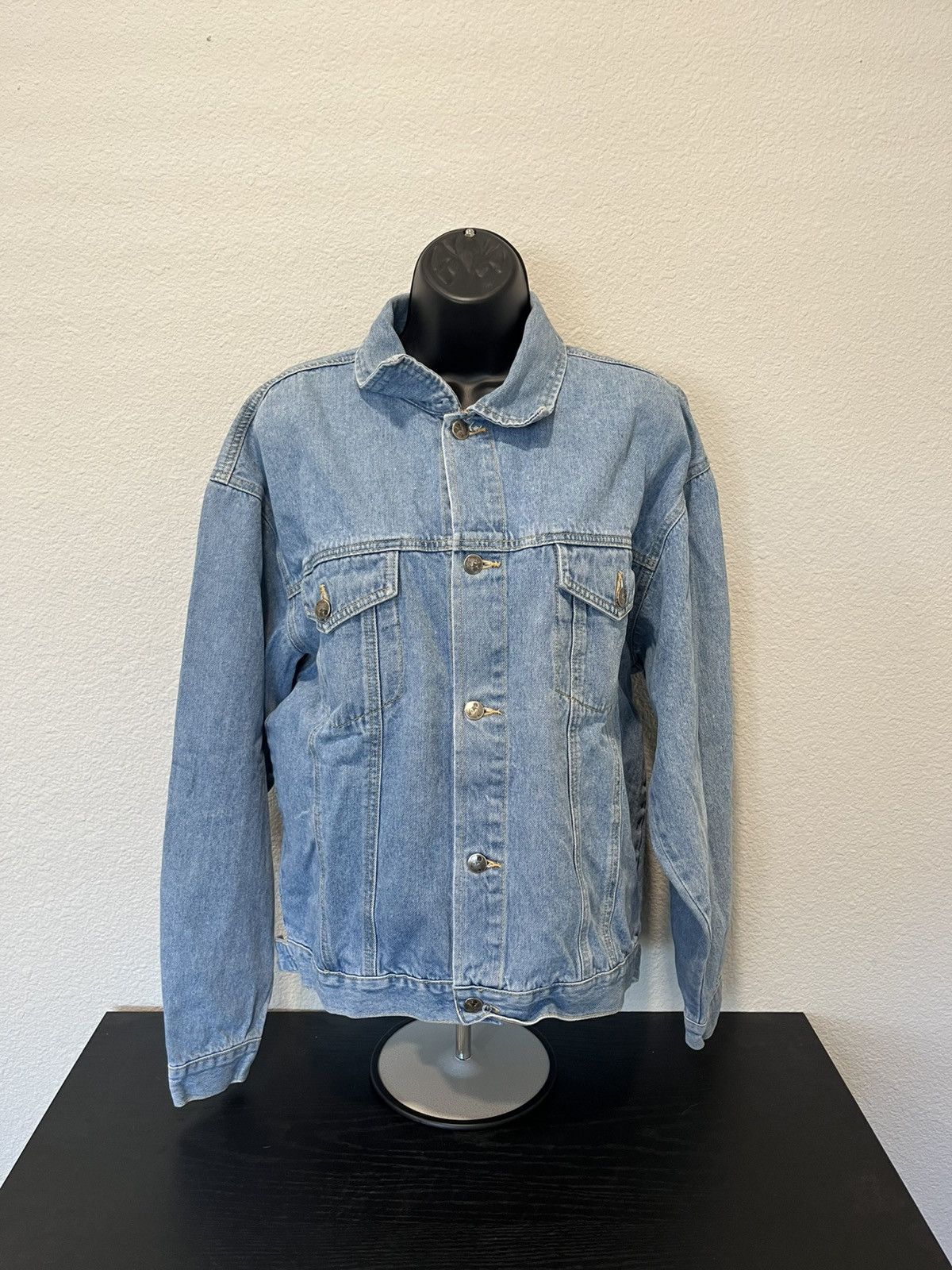 Disney × Vintage Vintage 90s Disney denim jacket Size L / US 10 / IT 46 - 1 Thumbnail